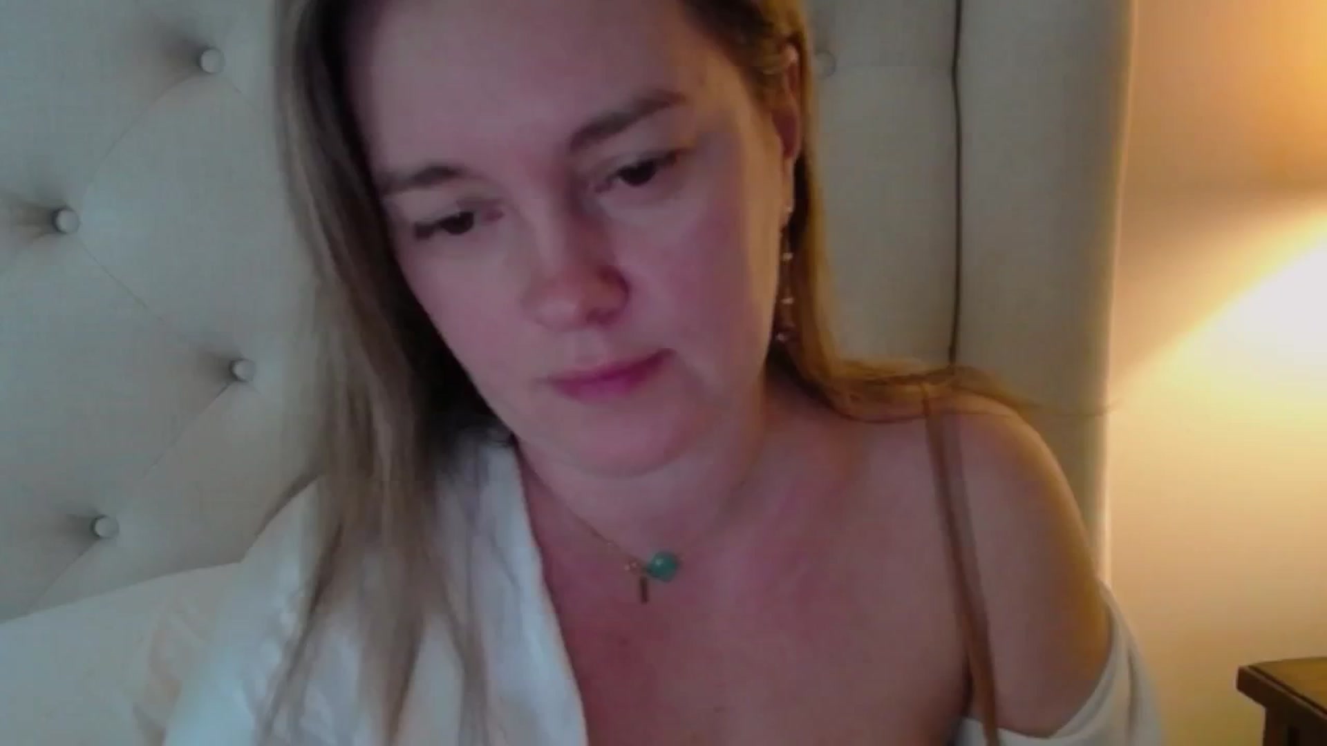 Gallery image thumbnail from J0llye's myfreecams stream on, 01/24/2025, 17:44 image 16 of 20
