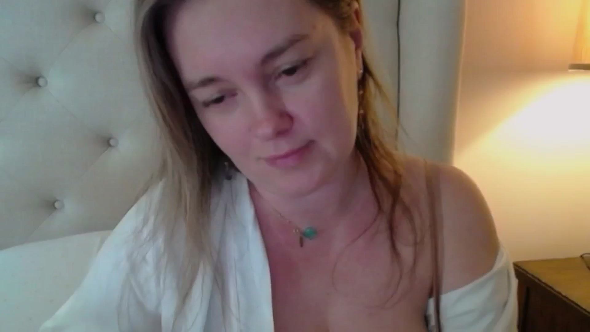 Gallery image thumbnail from J0llye's myfreecams stream on, 01/24/2025, 17:44 image 9 of 20