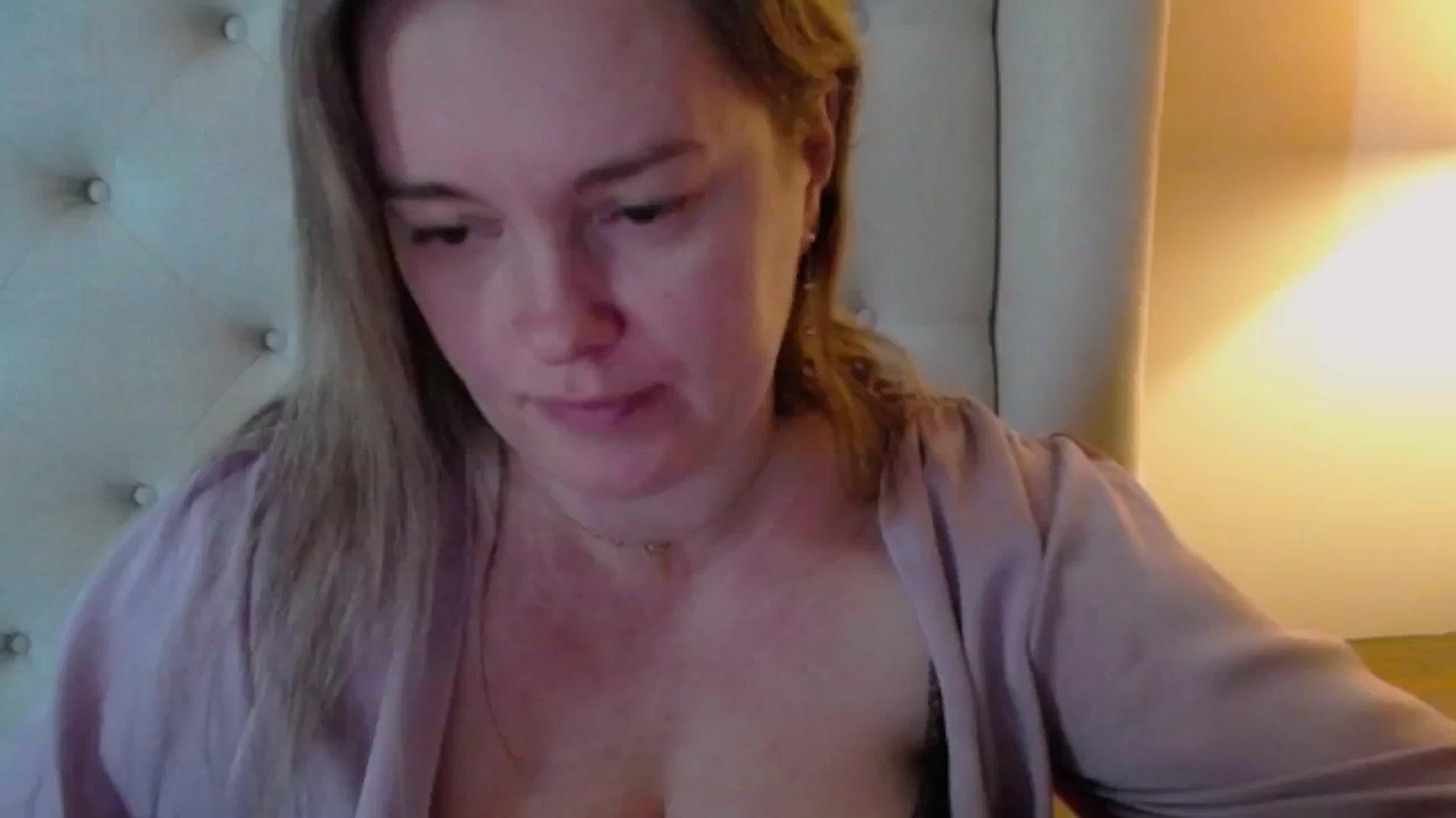 Gallery image thumbnail from J0llye's myfreecams stream on, 01/26/2025, 20:28 image 15 of 20