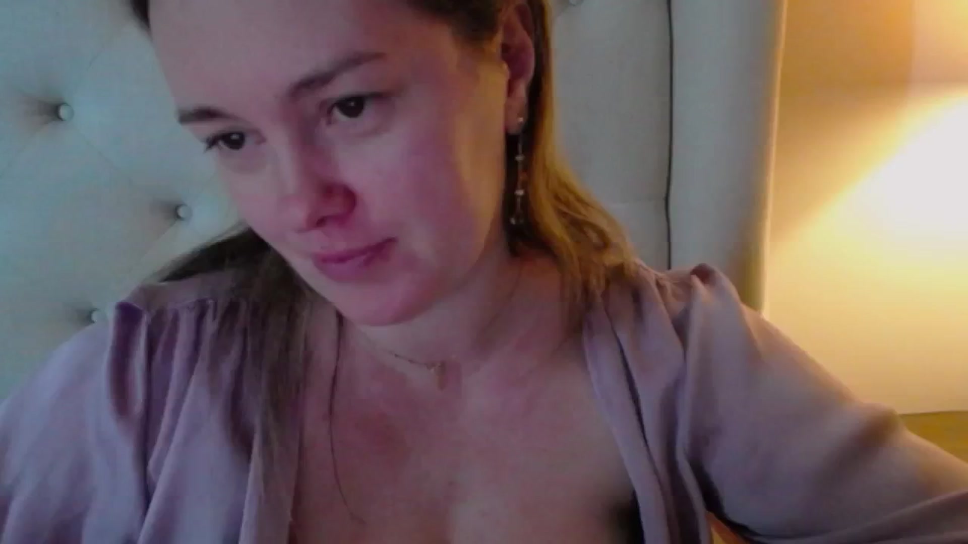 Gallery image thumbnail from J0llye's myfreecams stream on, 01/26/2025, 20:28 image 16 of 20