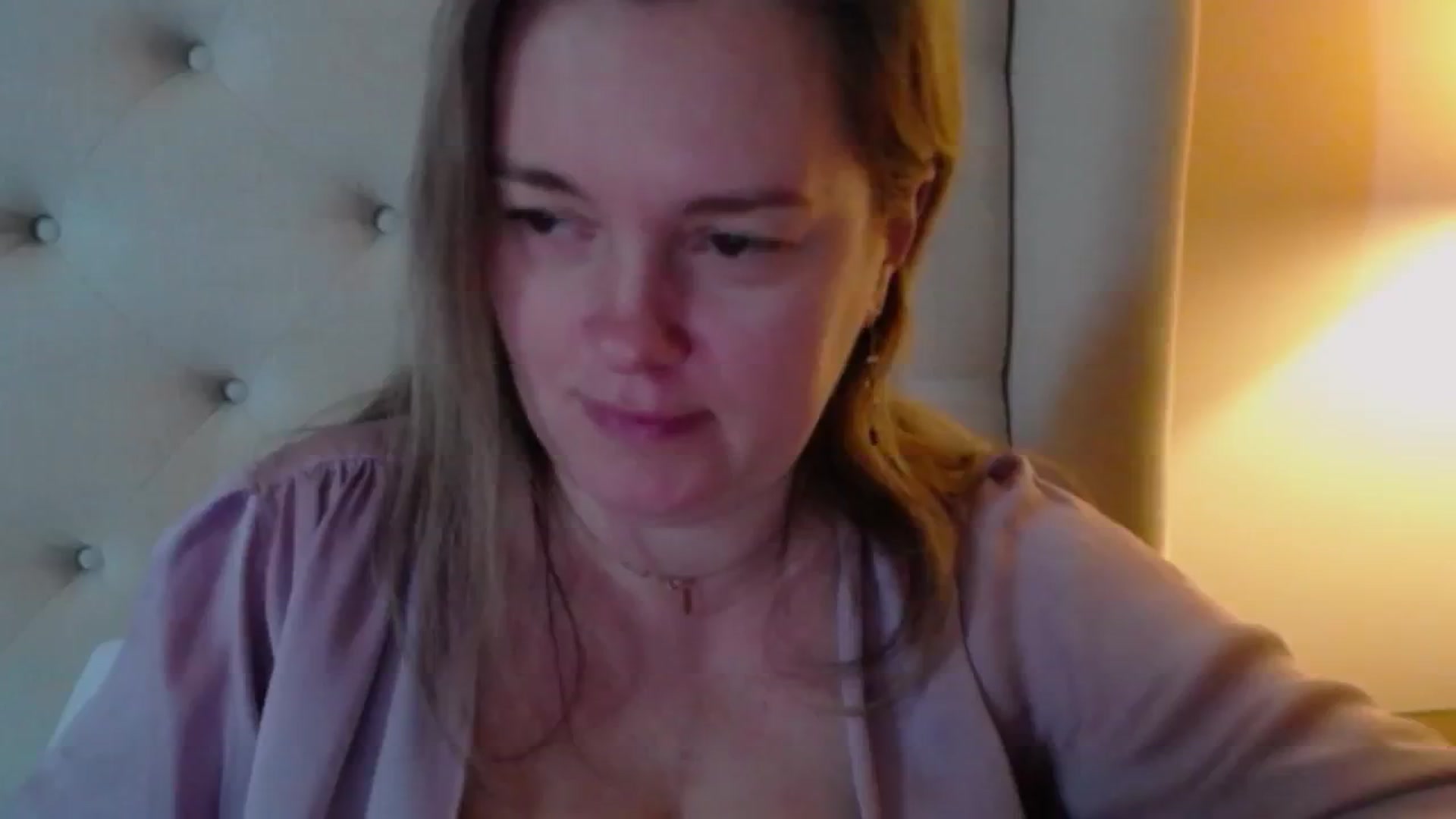 Gallery image thumbnail from J0llye's myfreecams stream on, 01/26/2025, 21:05 image 17 of 20
