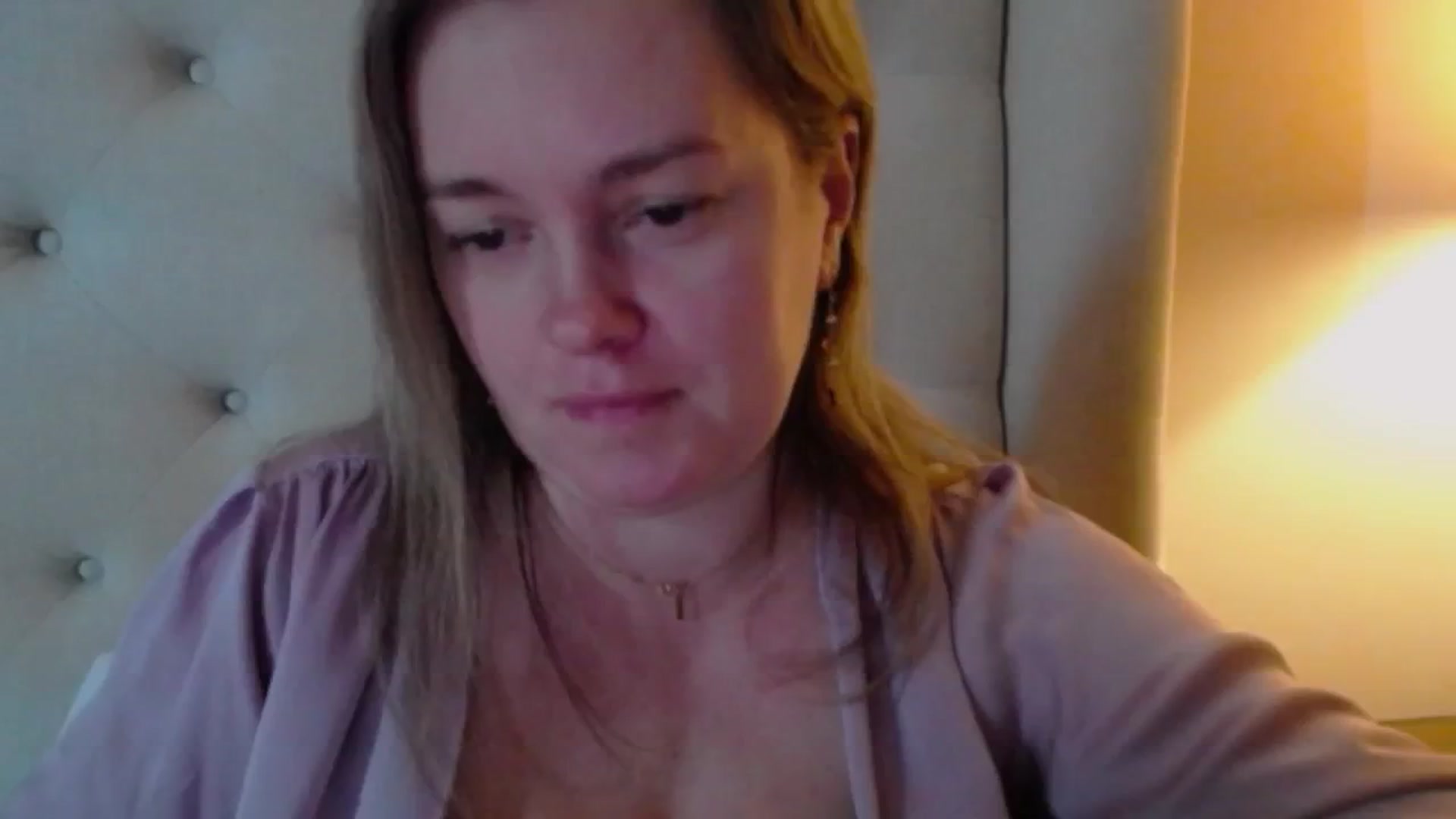 Gallery image thumbnail from J0llye's myfreecams stream on, 01/26/2025, 21:05 image 20 of 20