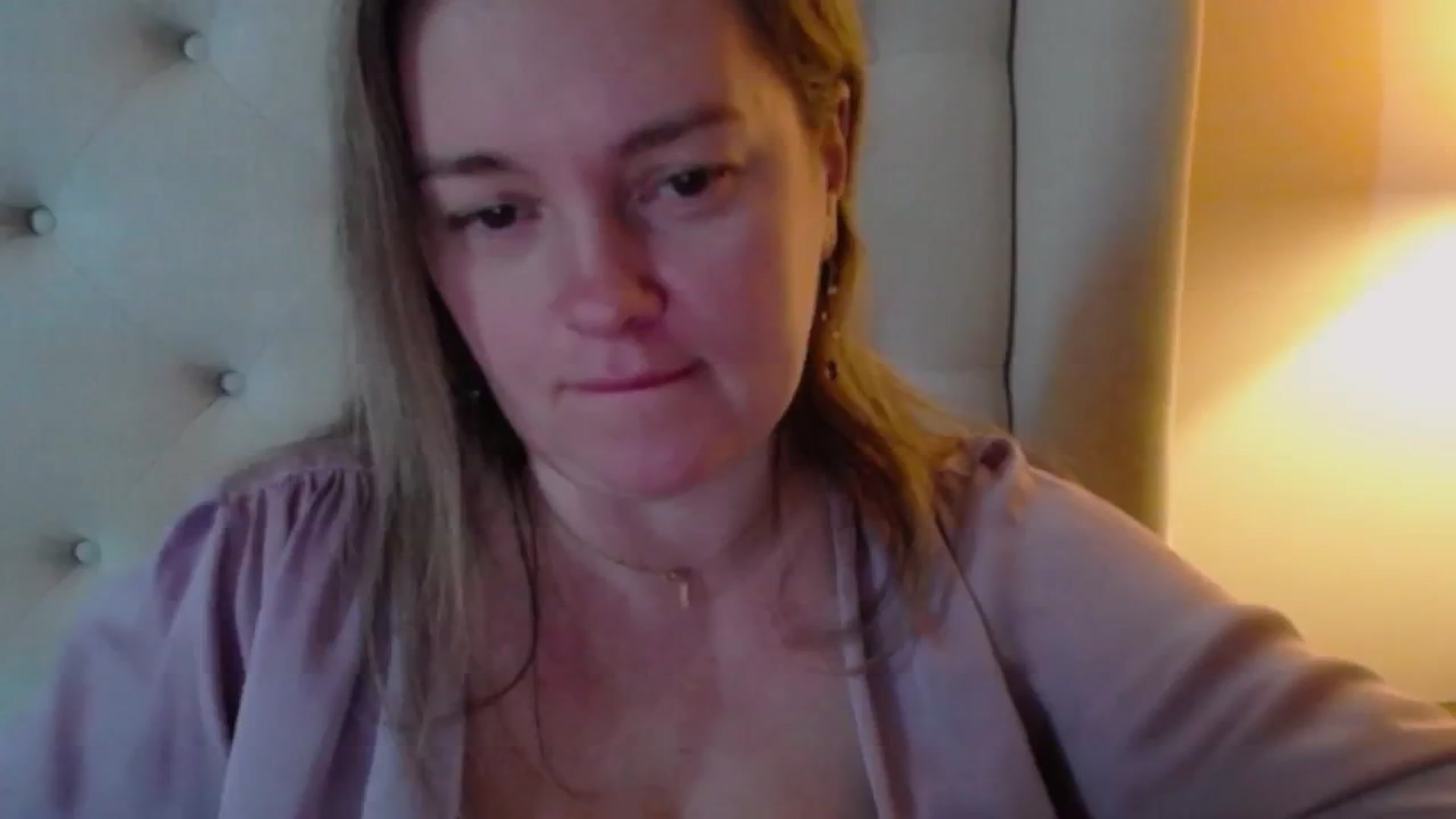 Gallery image thumbnail from J0llye's myfreecams stream on, 01/26/2025, 21:05 image 15 of 20