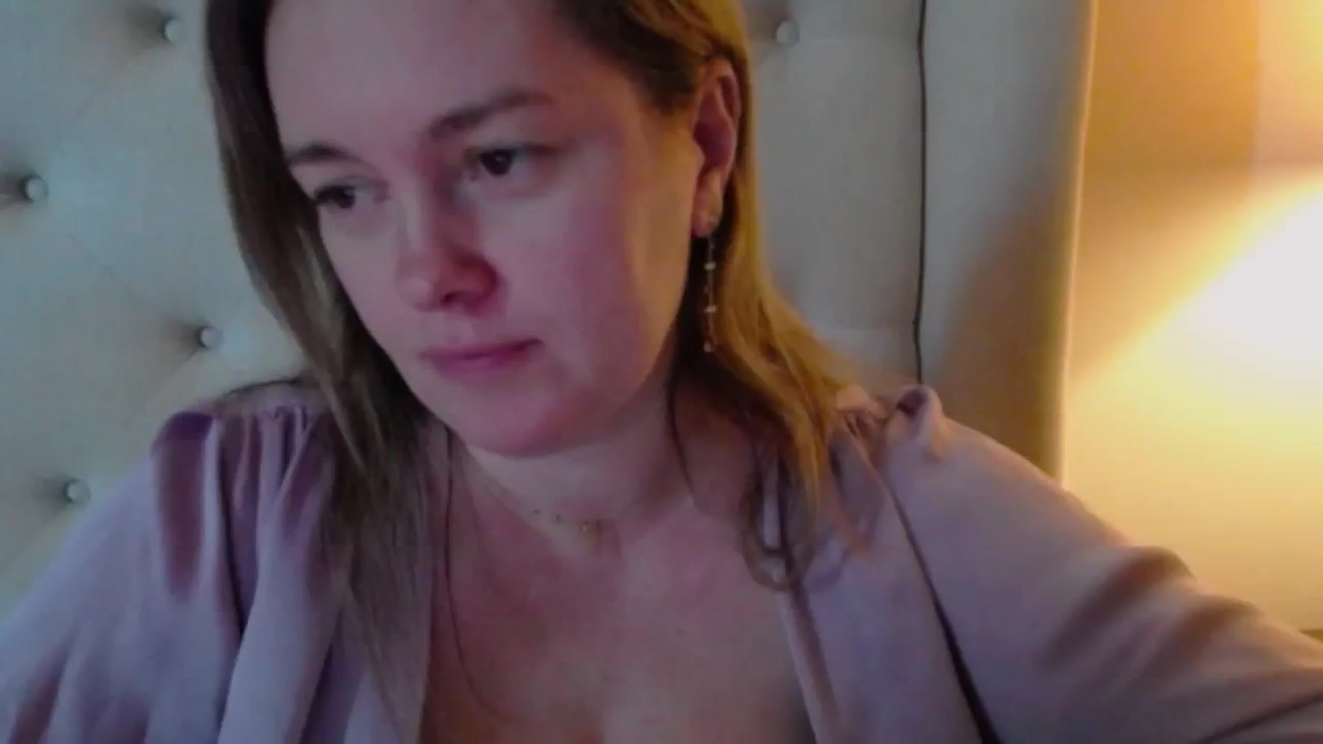 Gallery image thumbnail from J0llye's myfreecams stream on, 01/26/2025, 21:05 image 10 of 20
