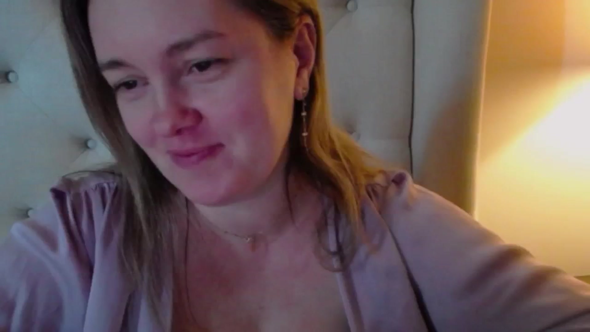 Gallery image thumbnail from J0llye's myfreecams stream on, 01/26/2025, 21:05 image 12 of 20
