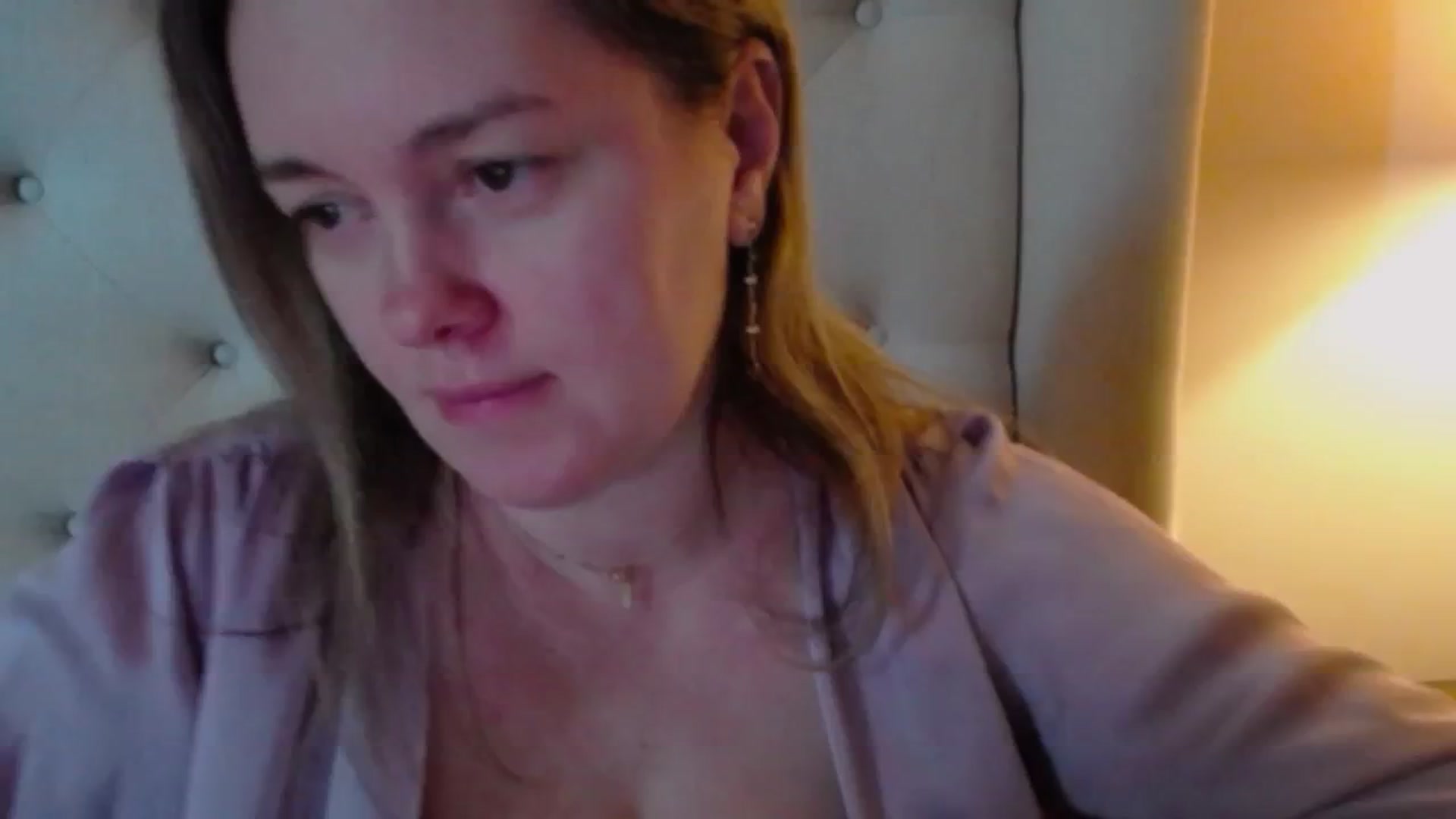 Gallery image thumbnail from J0llye's myfreecams stream on, 01/26/2025, 21:05 image 14 of 20