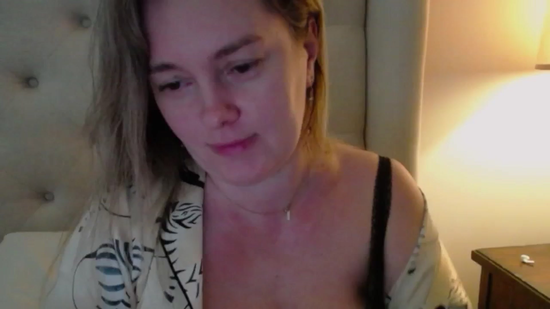 Gallery image thumbnail from J0llye's myfreecams stream on, 01/29/2025, 17:19 image 17 of 20
