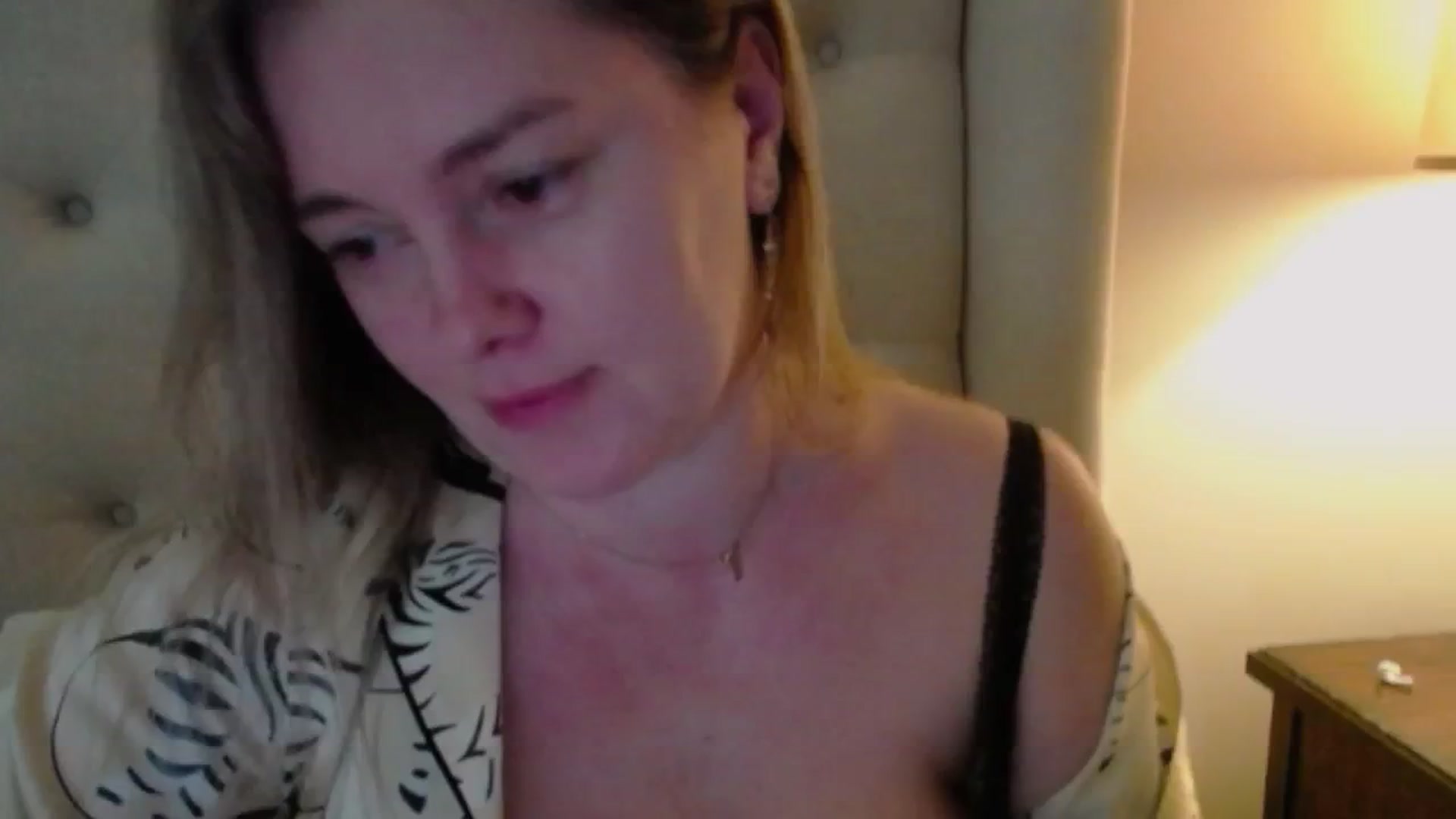 Gallery image thumbnail from J0llye's myfreecams stream on, 01/29/2025, 17:19 image 19 of 20
