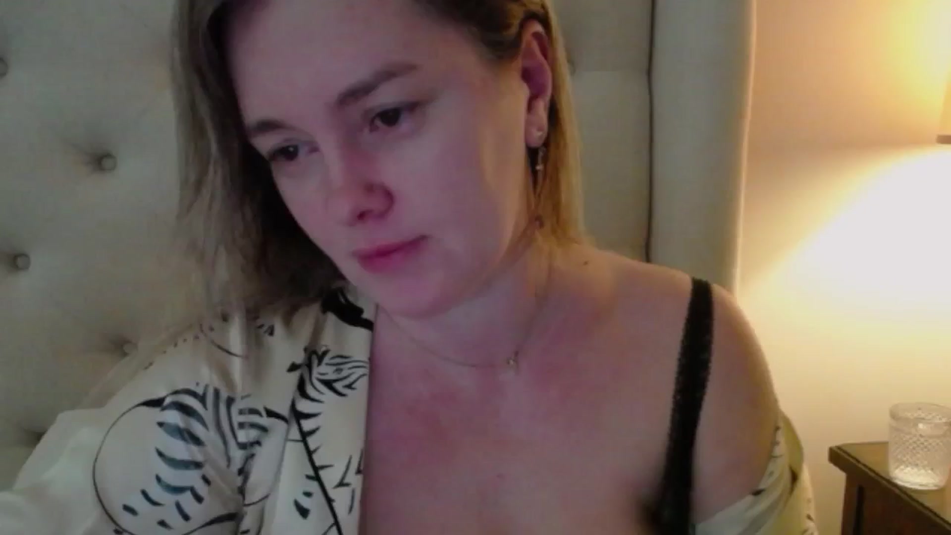 Gallery image thumbnail from J0llye's myfreecams stream on, 01/29/2025, 17:19 image 3 of 20