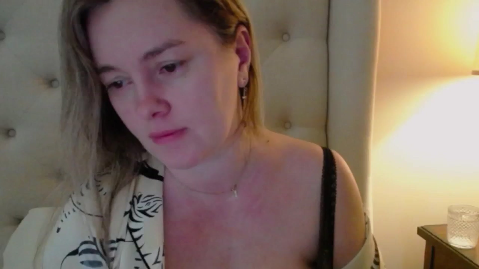 Gallery image thumbnail from J0llye's myfreecams stream on, 01/29/2025, 17:19 image 4 of 20