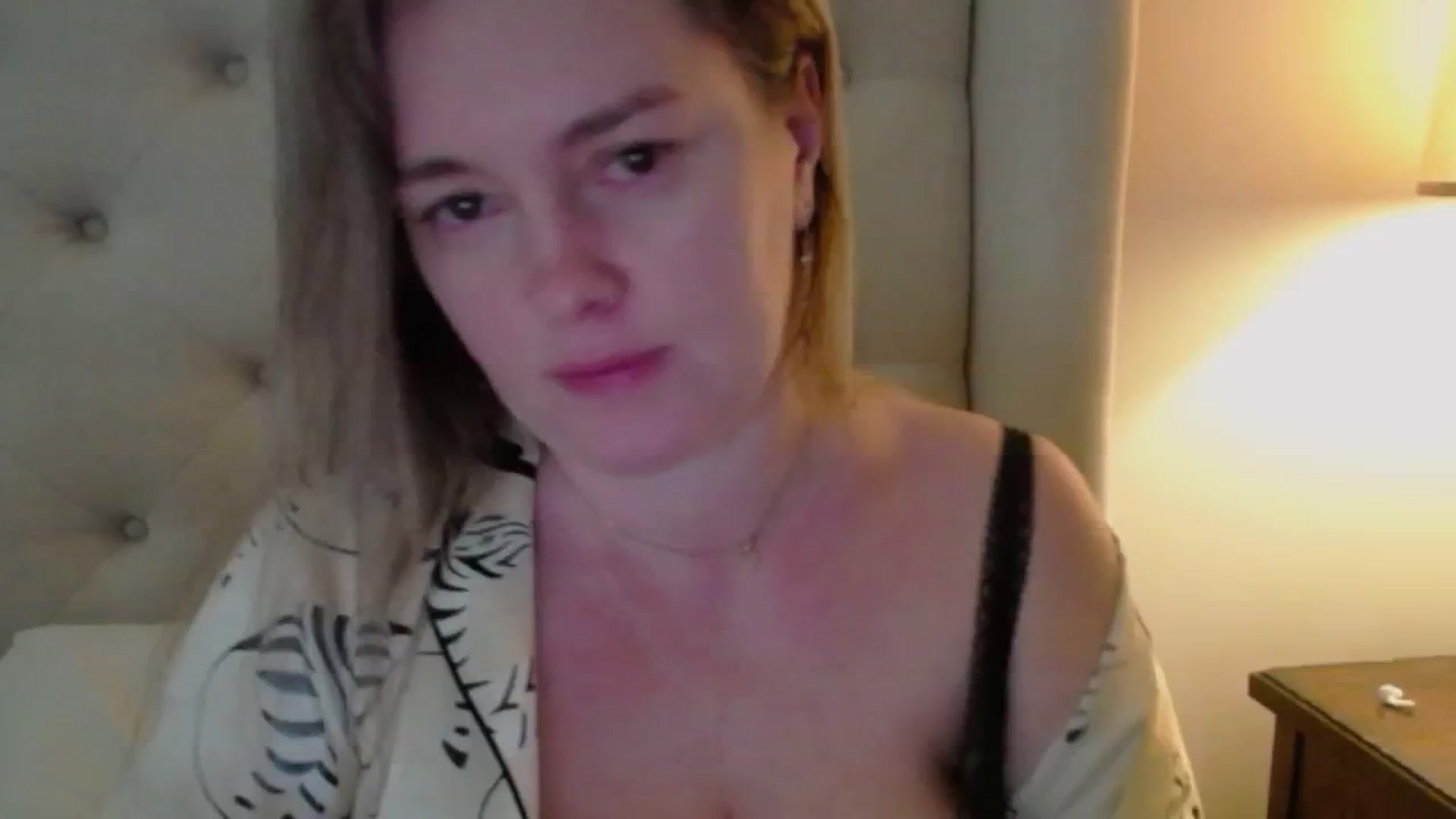 Gallery image thumbnail from J0llye's myfreecams stream on, 01/29/2025, 17:19 image 11 of 20
