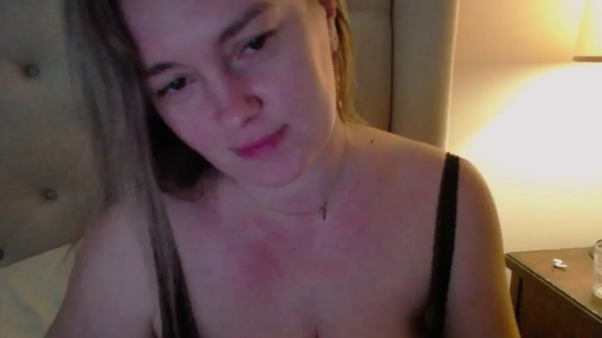 Gallery image thumbnail from J0llye's myfreecams stream on, 01/29/2025, 17:38 image 18 of 20