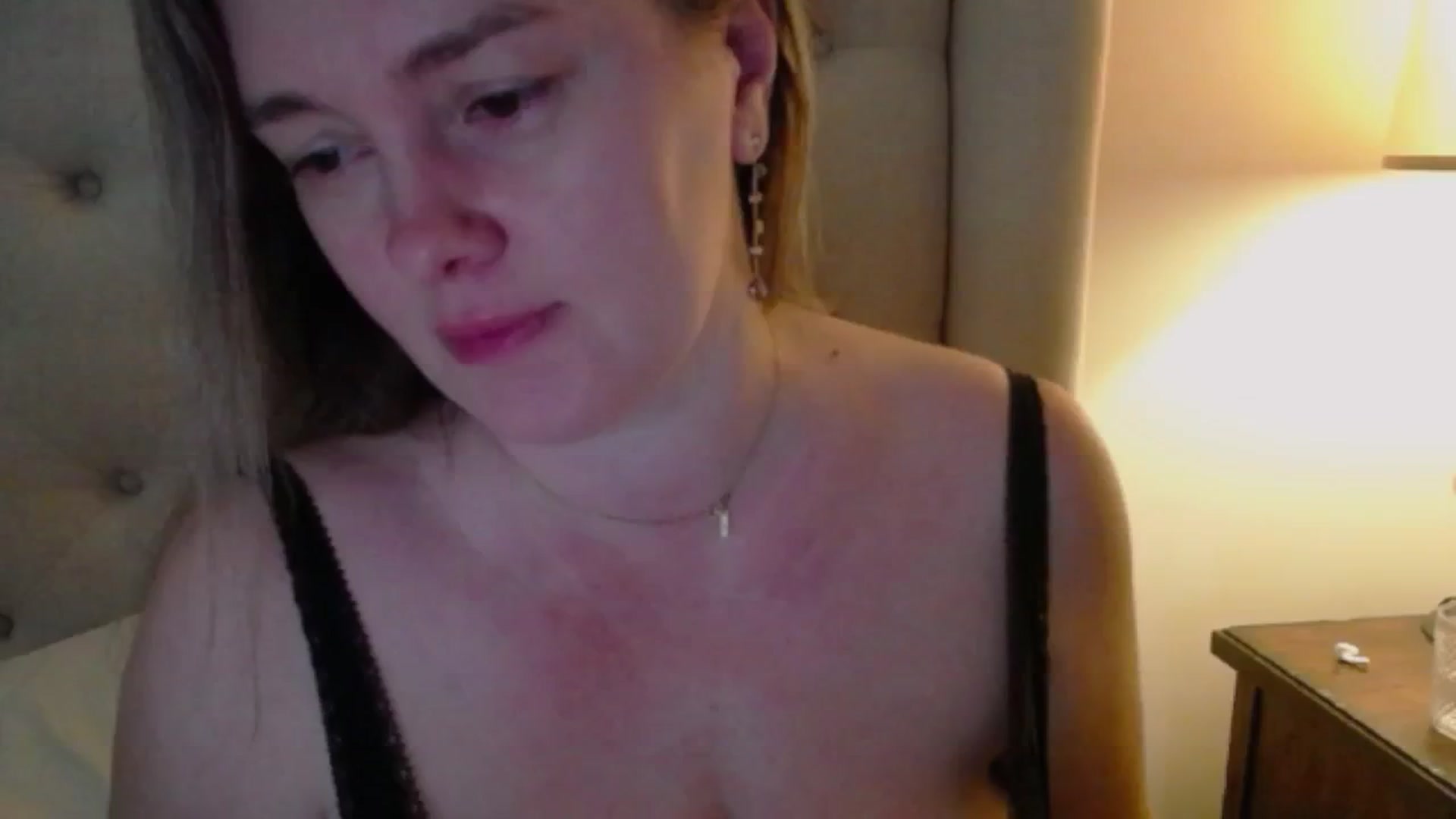 Gallery image thumbnail from J0llye's myfreecams stream on, 01/29/2025, 17:38 image 15 of 20