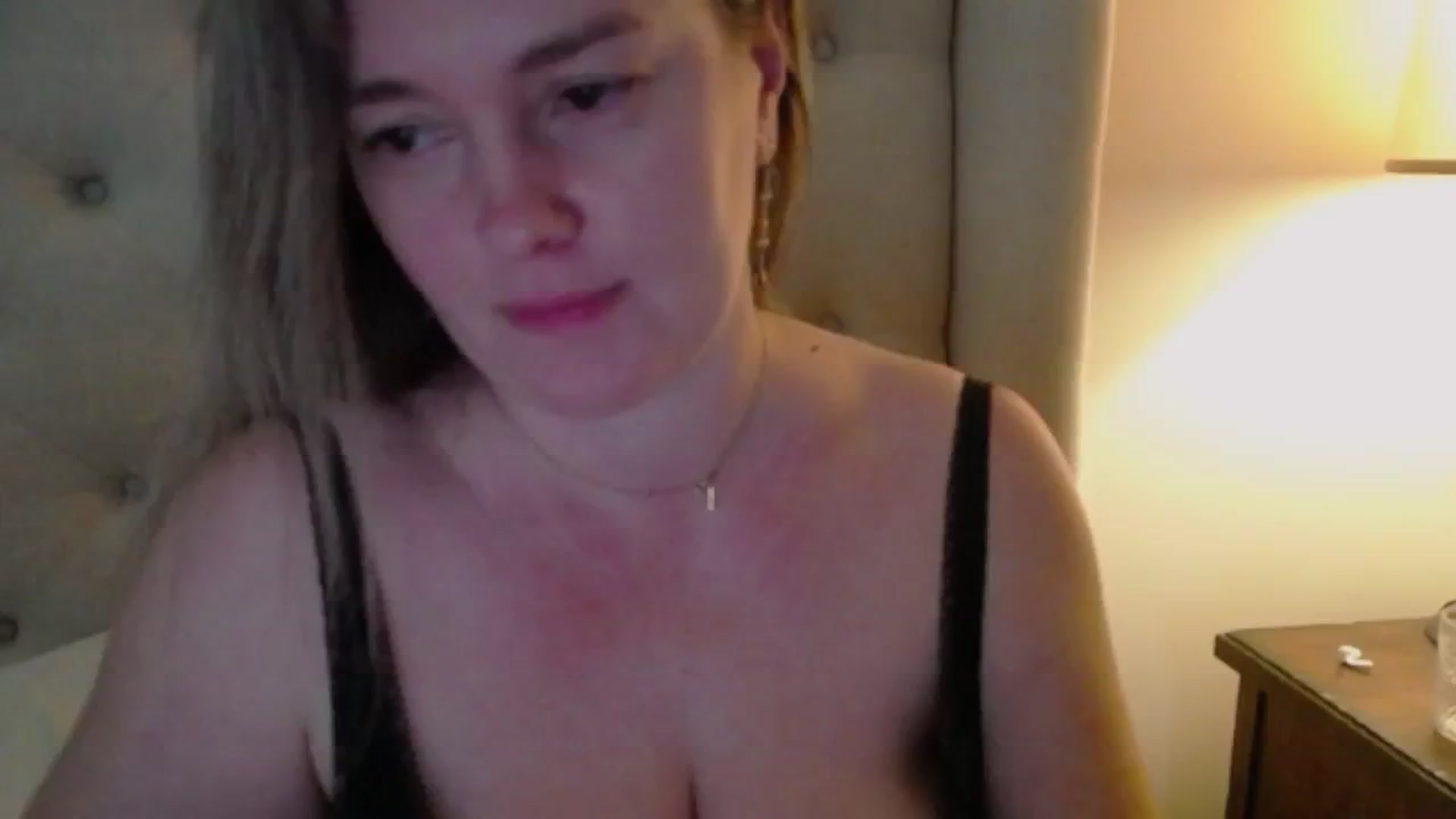Gallery image thumbnail from J0llye's myfreecams stream on, 01/29/2025, 17:38 image 7 of 20