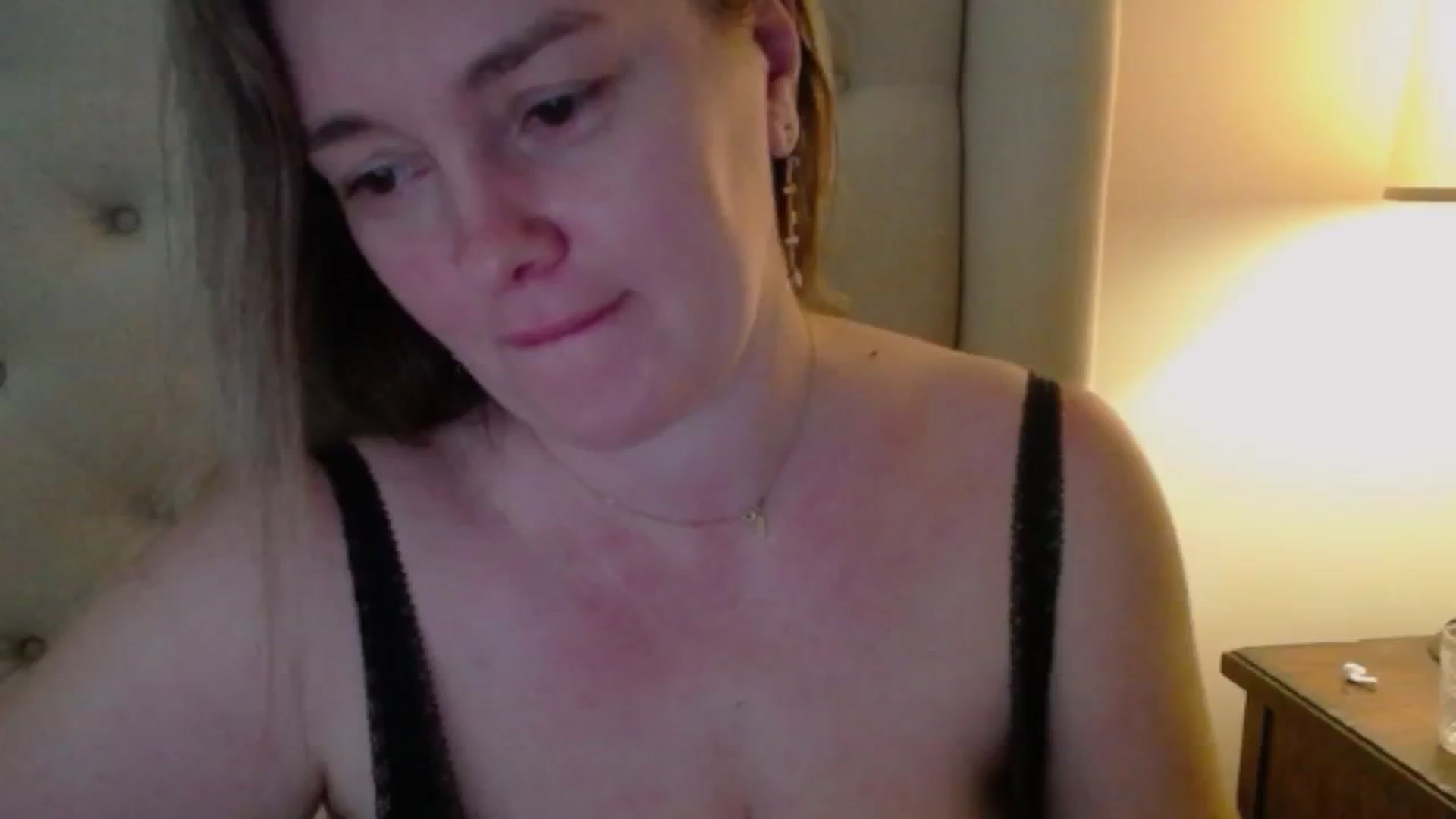 Gallery image thumbnail from J0llye's myfreecams stream on, 01/29/2025, 17:38 image 2 of 20