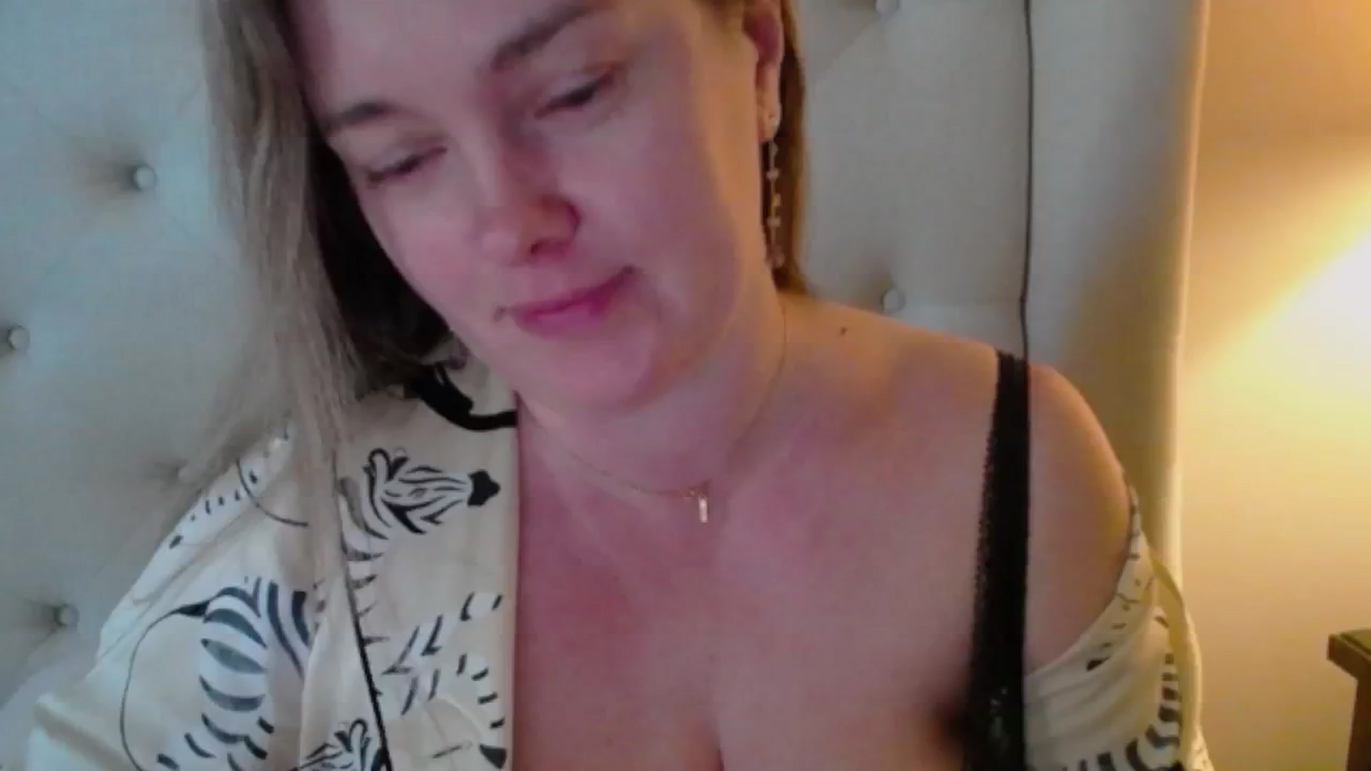 Gallery image thumbnail from J0llye's myfreecams stream on, 01/29/2025, 20:59 image 16 of 20