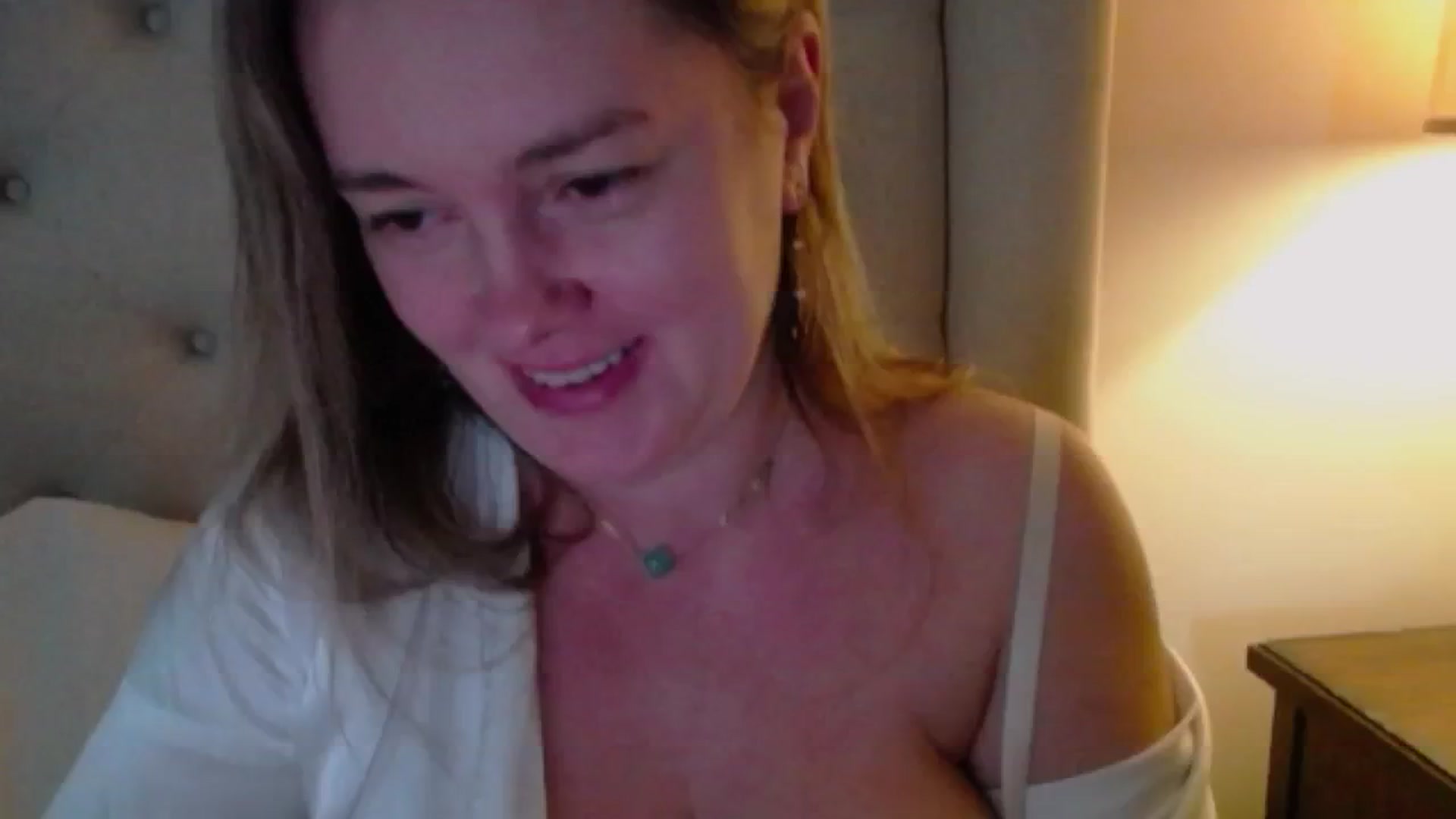 Gallery image thumbnail from J0llye's myfreecams stream on, 01/30/2025, 17:36 image 14 of 20