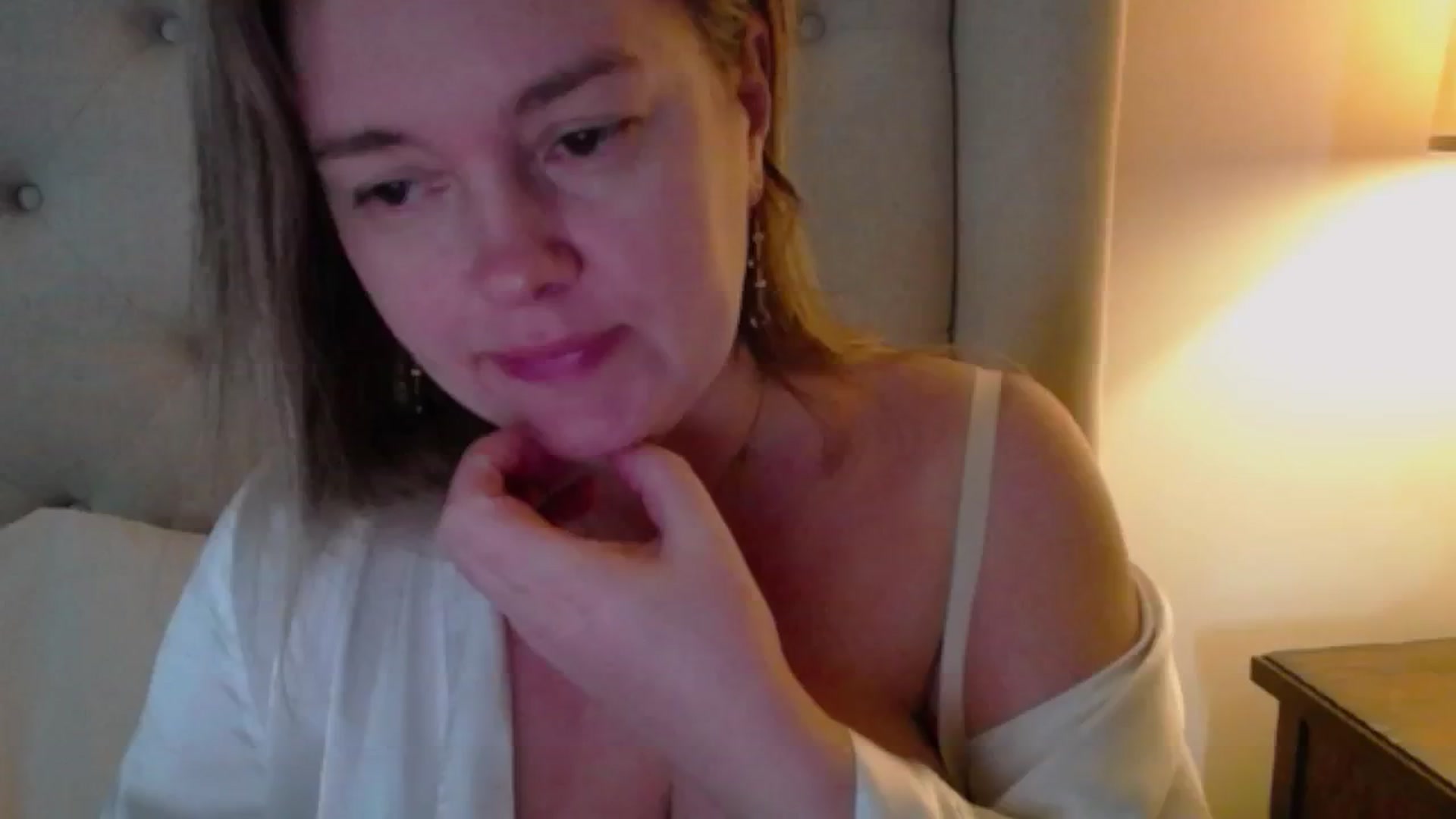 Gallery image thumbnail from J0llye's myfreecams stream on, 01/30/2025, 17:36 image 6 of 20
