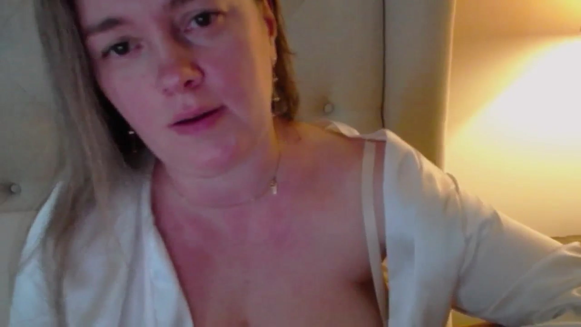 Gallery image thumbnail from J0llye's myfreecams stream on, 01/30/2025, 20:59 image 17 of 20
