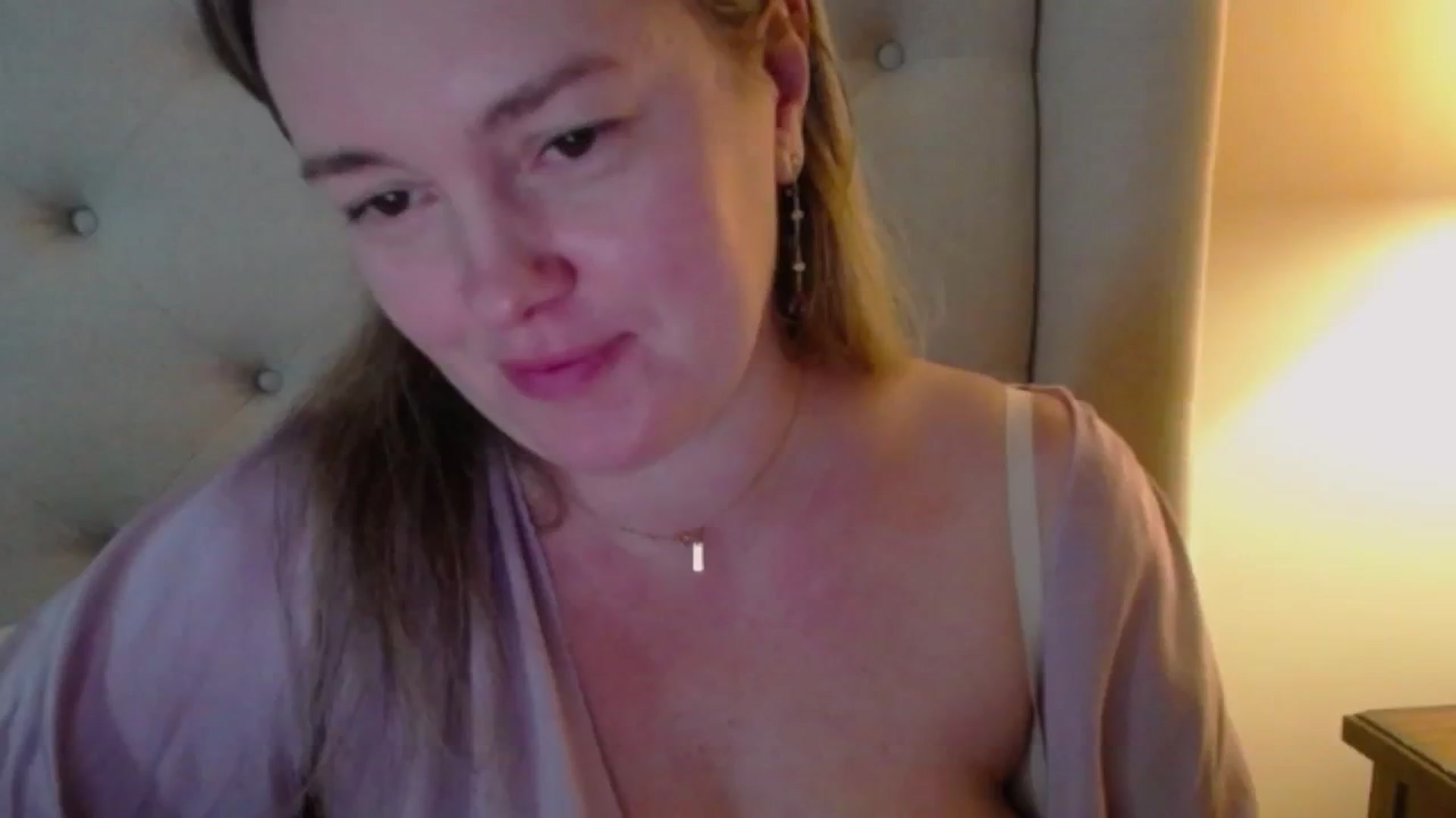 Gallery image thumbnail from J0llye's myfreecams stream on, 01/31/2025, 20:02 image 6 of 20