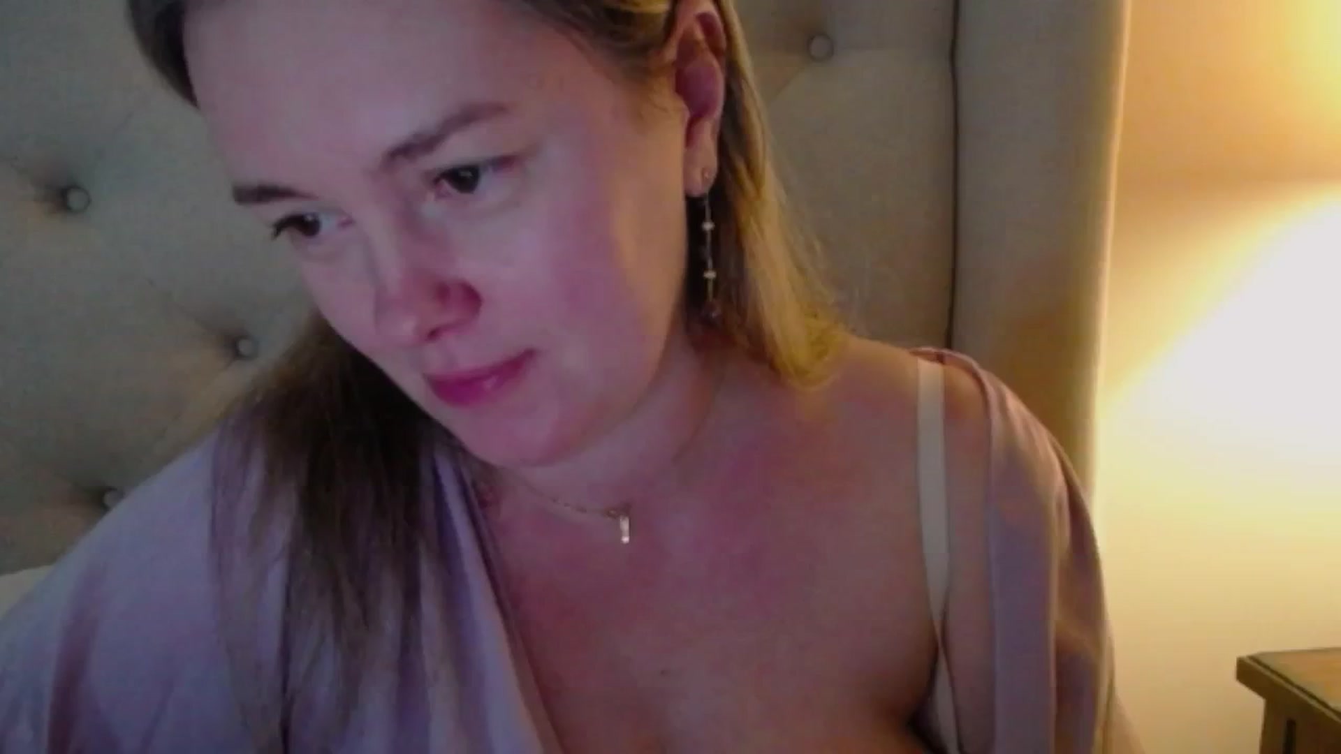 Gallery image thumbnail from J0llye's myfreecams stream on, 01/31/2025, 20:02 image 12 of 20
