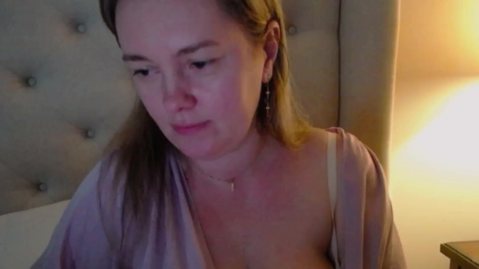 Gallery image thumbnail from J0llye's myfreecams stream on, 01/31/2025, 20:02 image 17 of 20