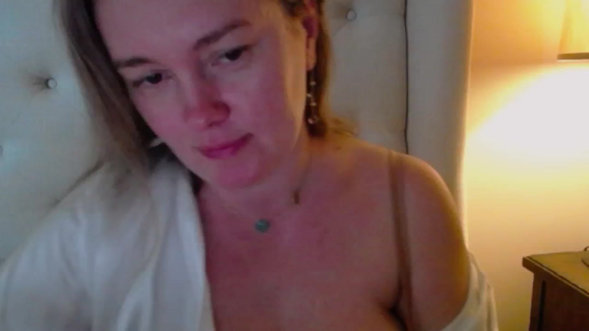 Gallery image thumbnail from J0llye's myfreecams stream on, 02/04/2025, 20:58 image 2 of 20