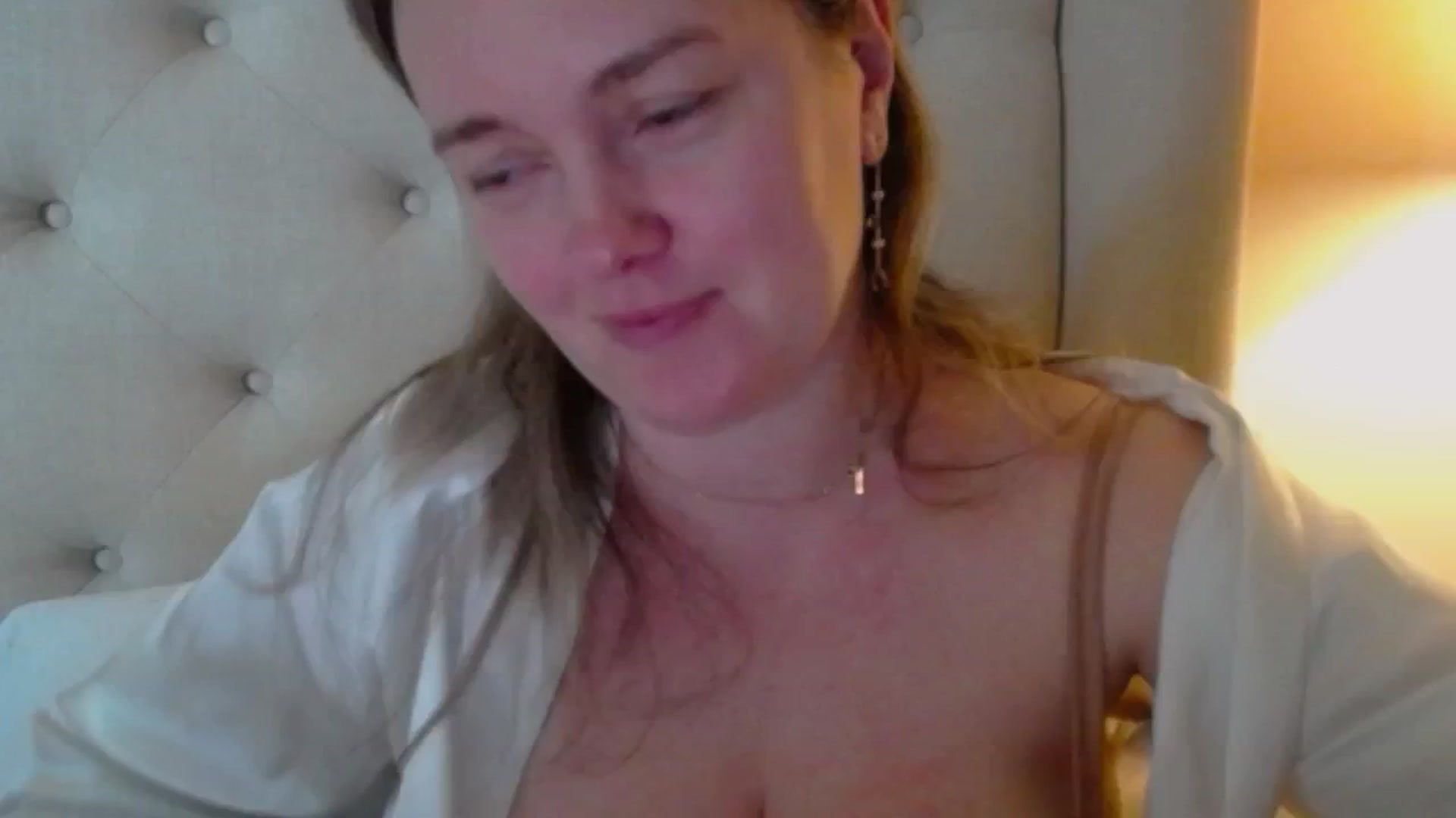 Gallery image thumbnail from J0llye's myfreecams stream on, 02/04/2025, 20:58 image 16 of 20