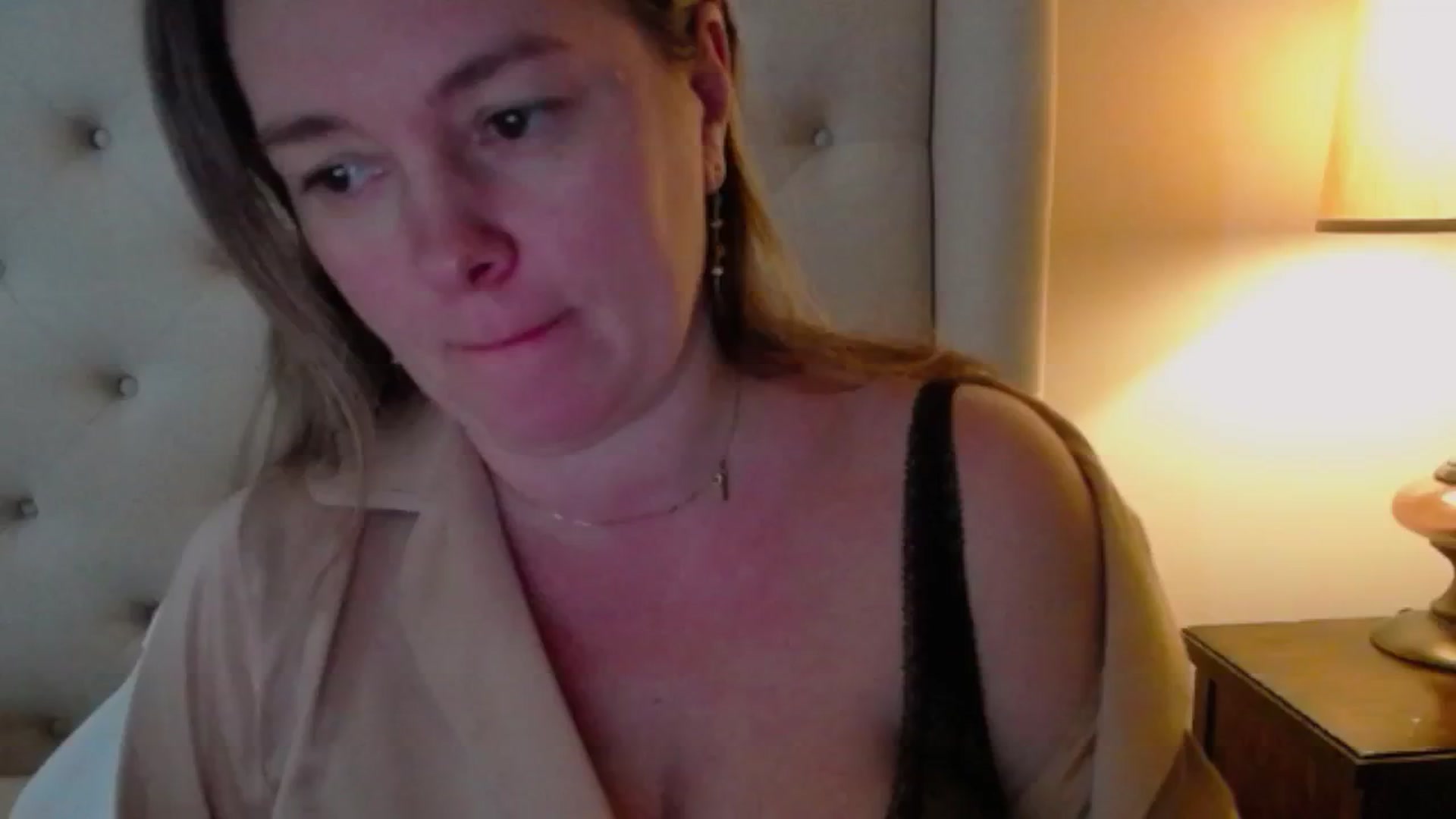 Gallery image thumbnail from J0llye's myfreecams stream on, 02/17/2025, 20:40 image 2 of 20