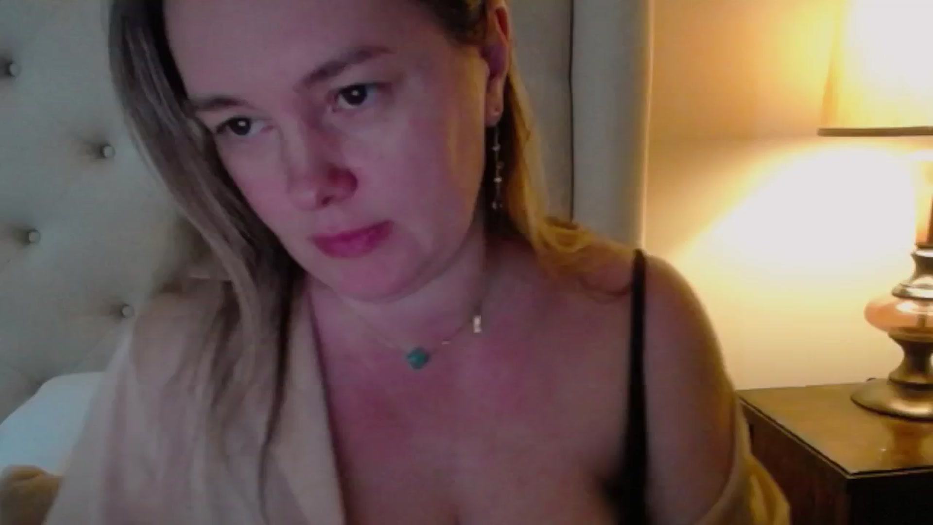 Gallery image thumbnail from J0llye's myfreecams stream on, 02/17/2025, 20:40 image 8 of 20