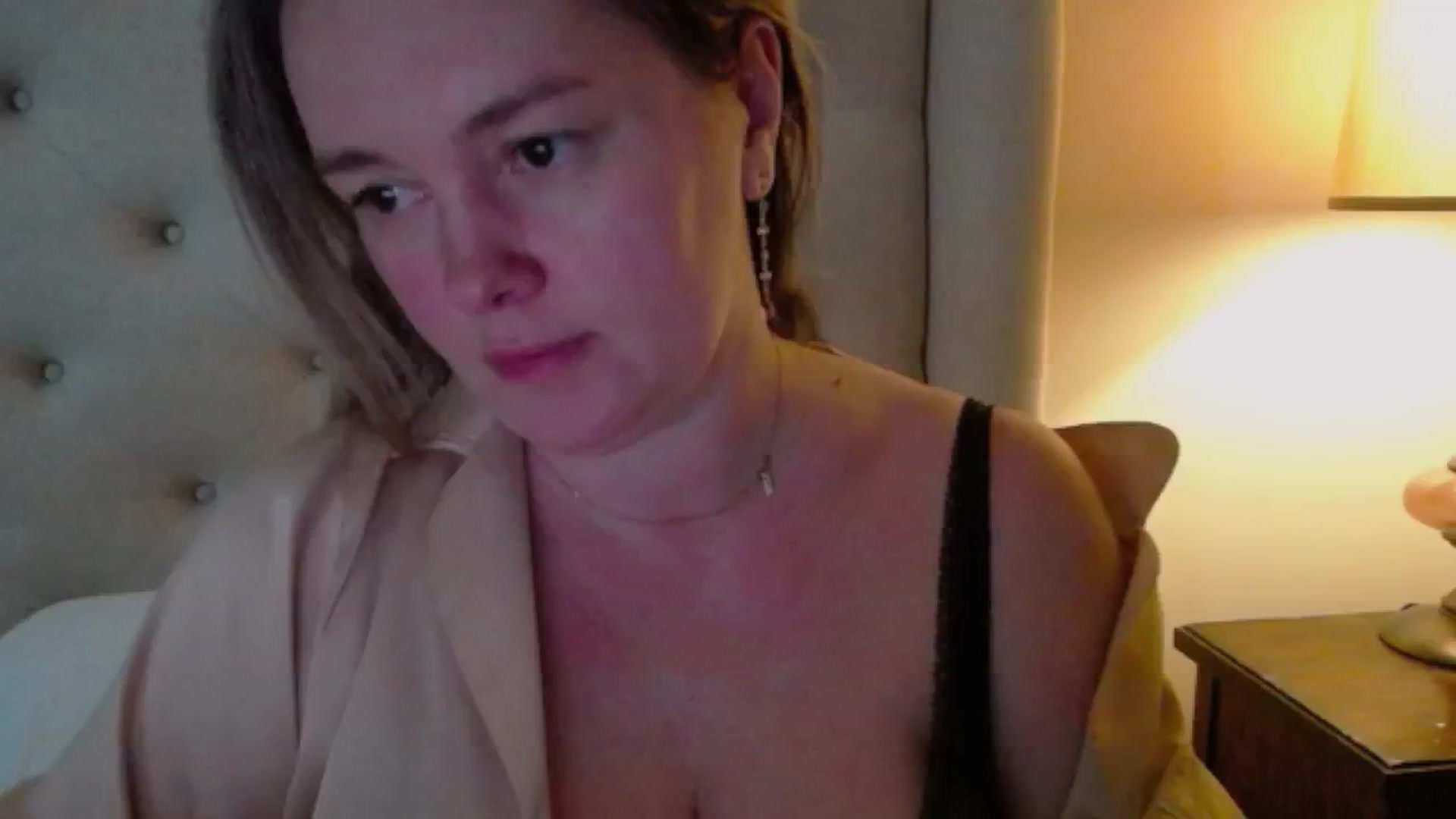 Gallery image thumbnail from J0llye's myfreecams stream on, 02/17/2025, 20:57 image 19 of 20