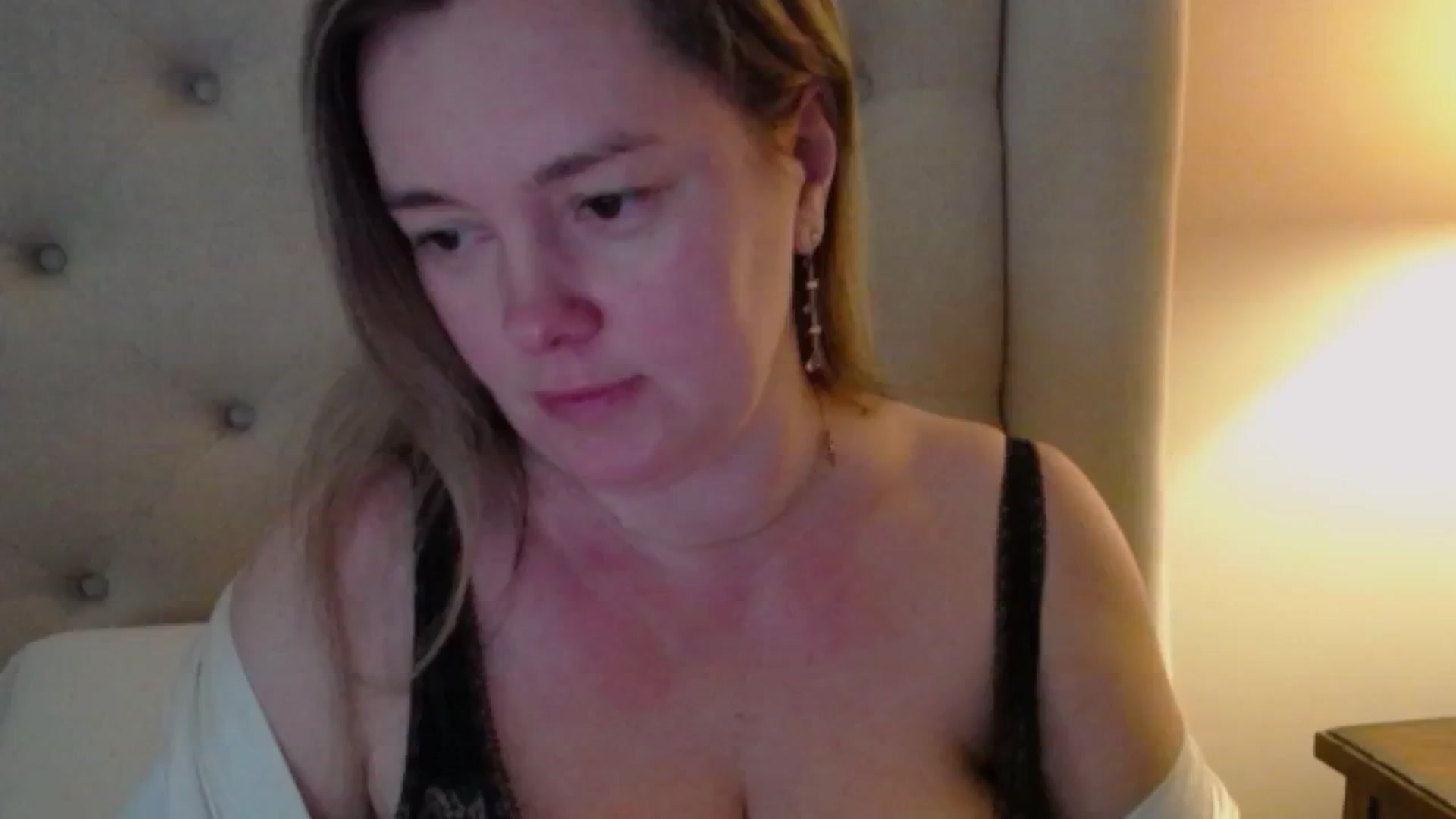 Gallery image thumbnail from J0llye's myfreecams stream on, 02/19/2025, 21:07 image 10 of 20