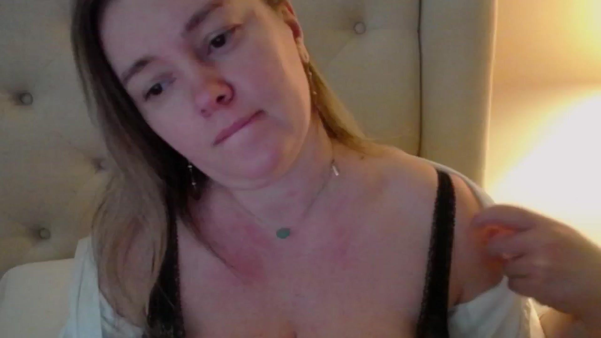 Gallery image thumbnail from J0llye's myfreecams stream on, 02/19/2025, 21:07 image 19 of 20