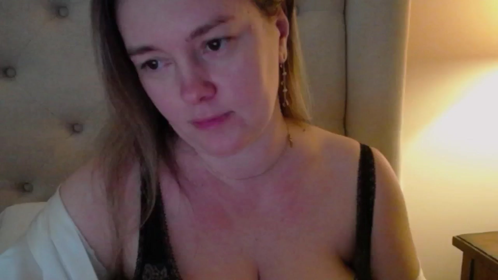 Gallery image thumbnail from J0llye's myfreecams stream on, 02/19/2025, 21:07 image 16 of 20