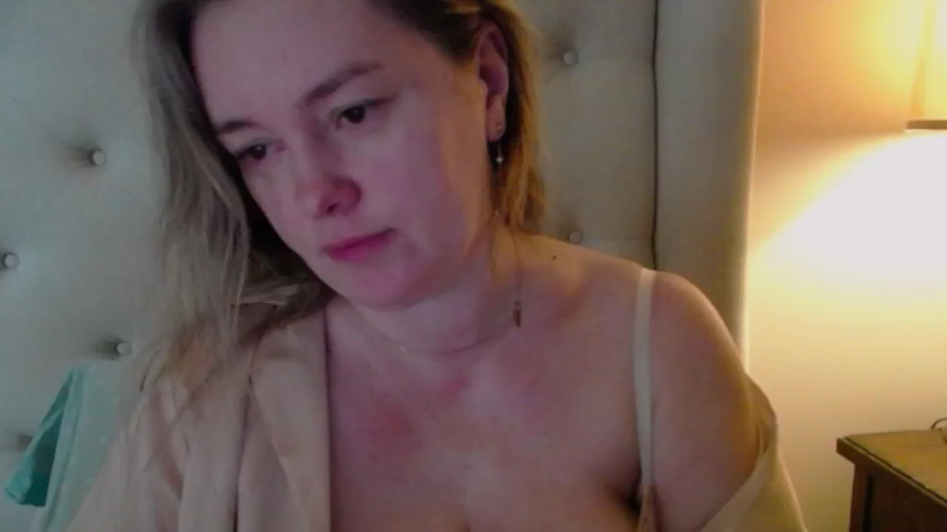 Gallery image thumbnail from J0llye's myfreecams stream on, 02/24/2025, 17:47 image 6 of 20