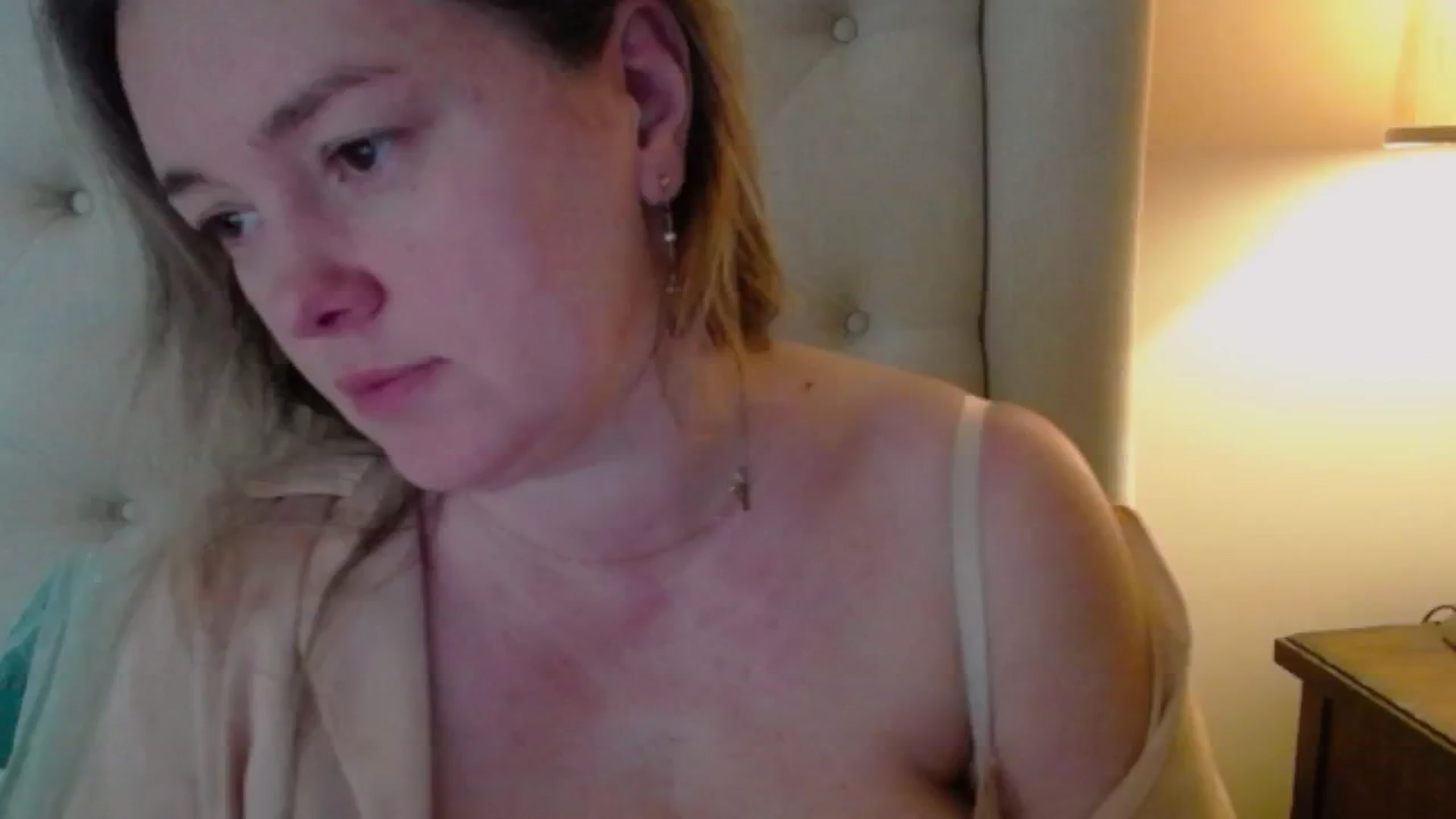 Gallery image thumbnail from J0llye's myfreecams stream on, 02/24/2025, 17:47 image 9 of 20