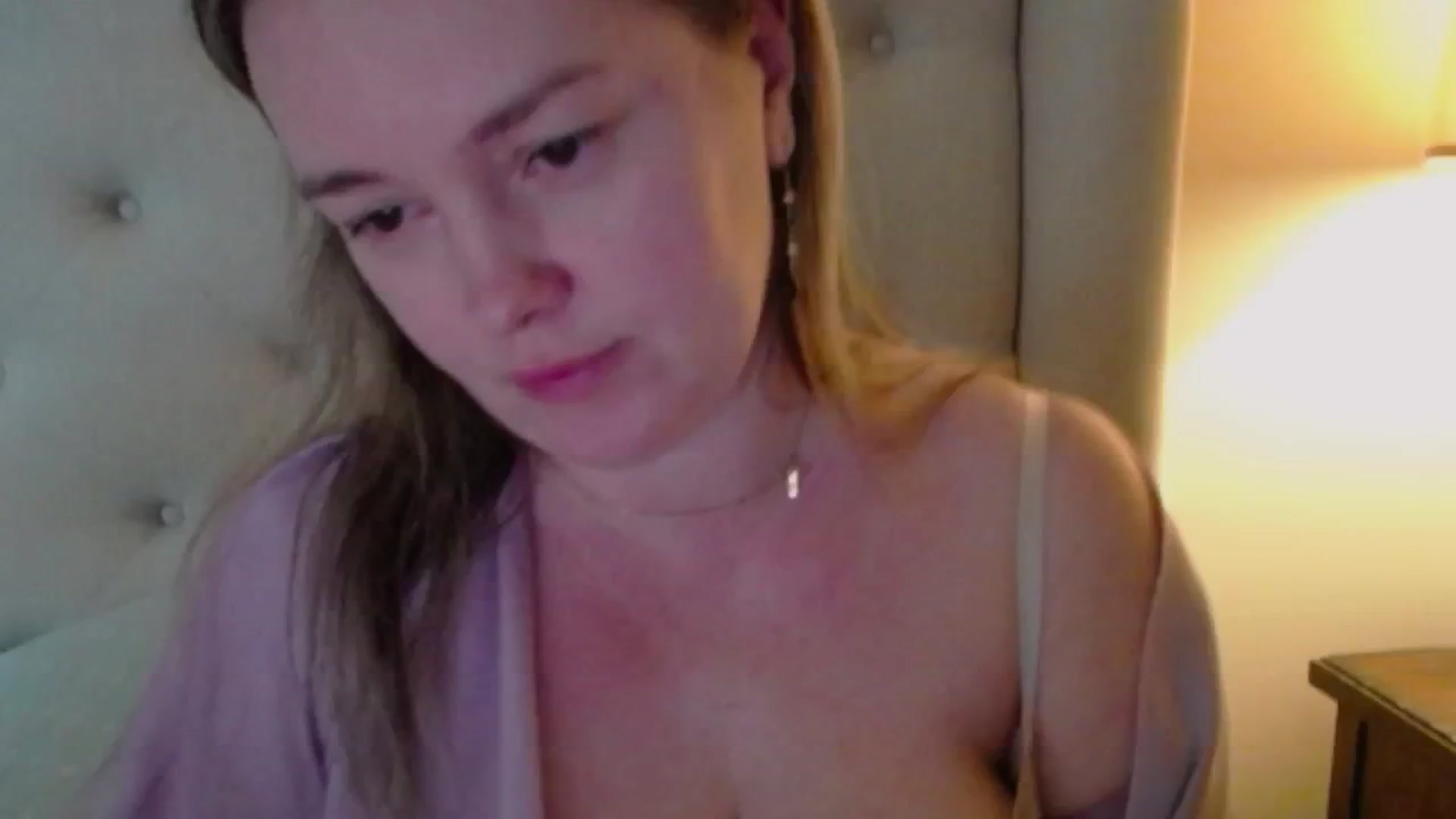 Gallery image thumbnail from J0llye's myfreecams stream on, 02/24/2025, 20:59 image 4 of 20