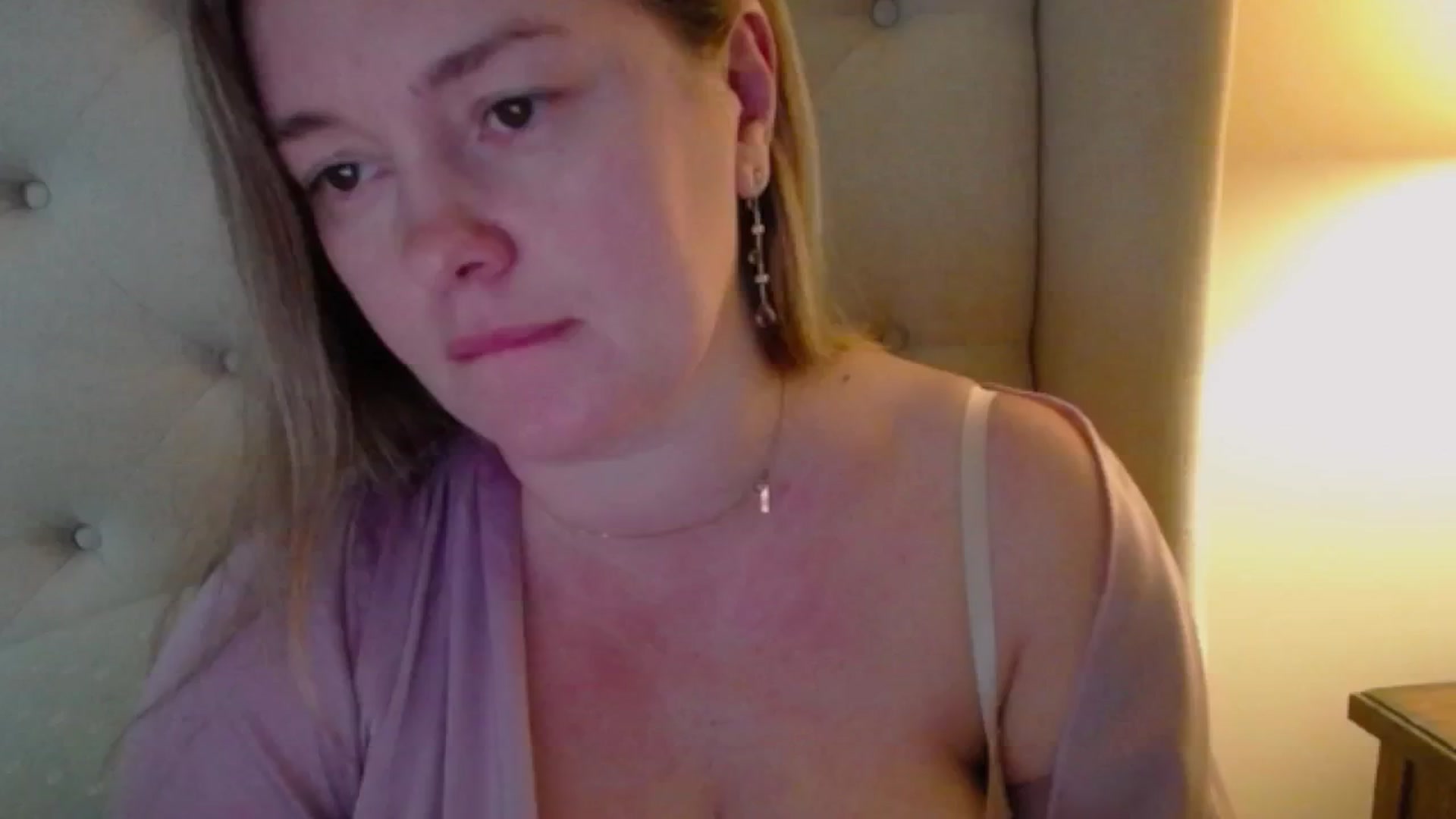 Gallery image thumbnail from J0llye's myfreecams stream on, 02/24/2025, 20:59 image 14 of 20