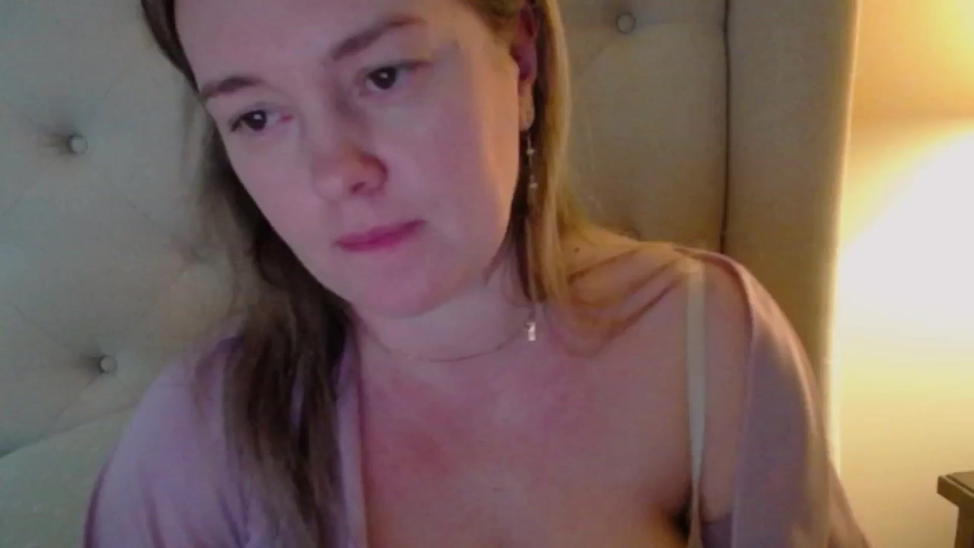 Gallery image thumbnail from J0llye's myfreecams stream on, 02/24/2025, 20:59 image 8 of 20