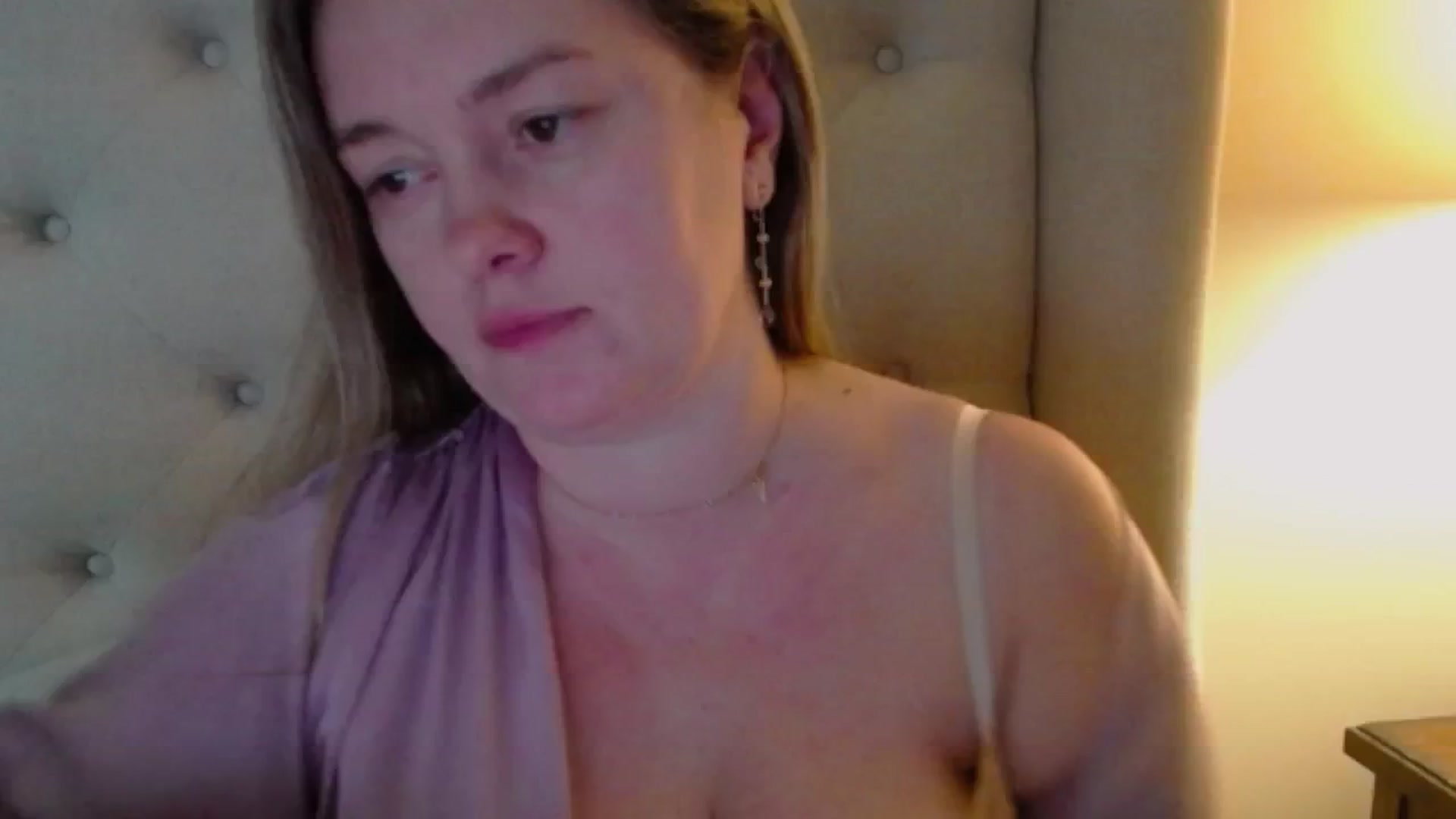 Gallery image thumbnail from J0llye's myfreecams stream on, 02/24/2025, 20:59 image 12 of 20