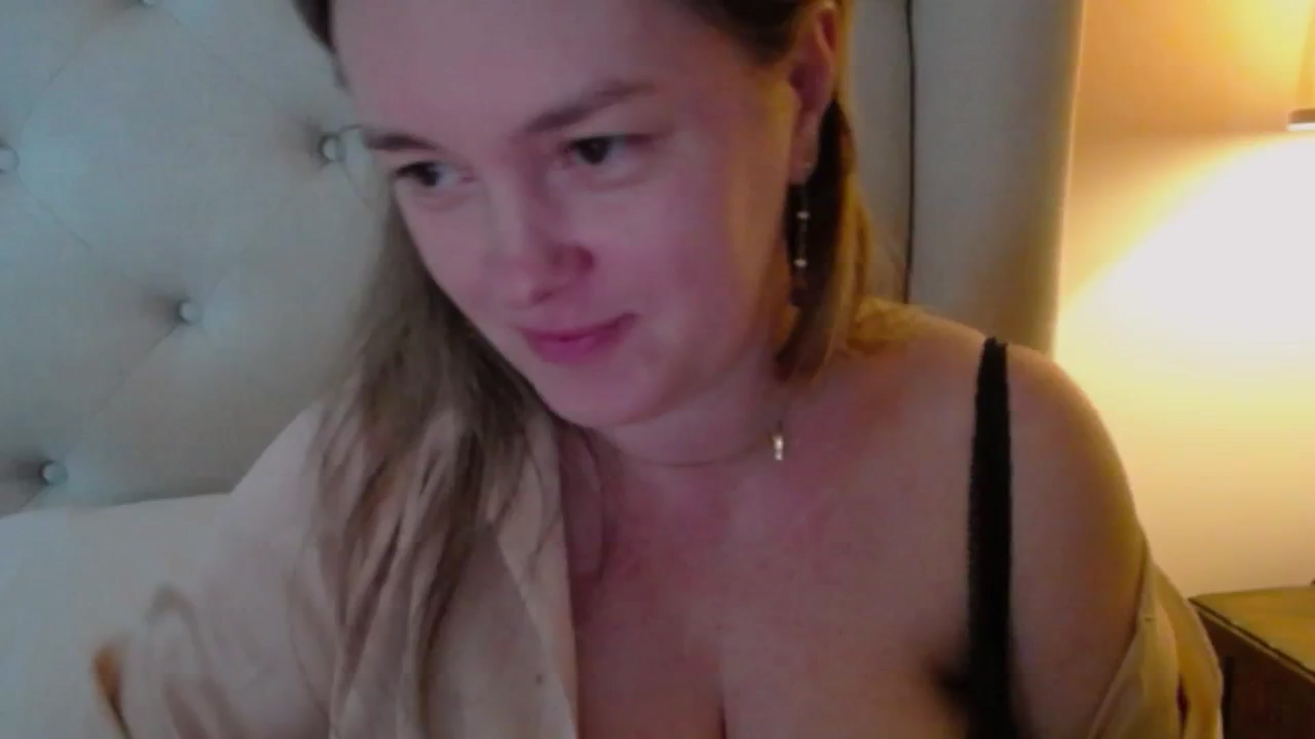 Gallery image thumbnail from J0llye's myfreecams stream on, 02/26/2025, 20:57 image 9 of 20