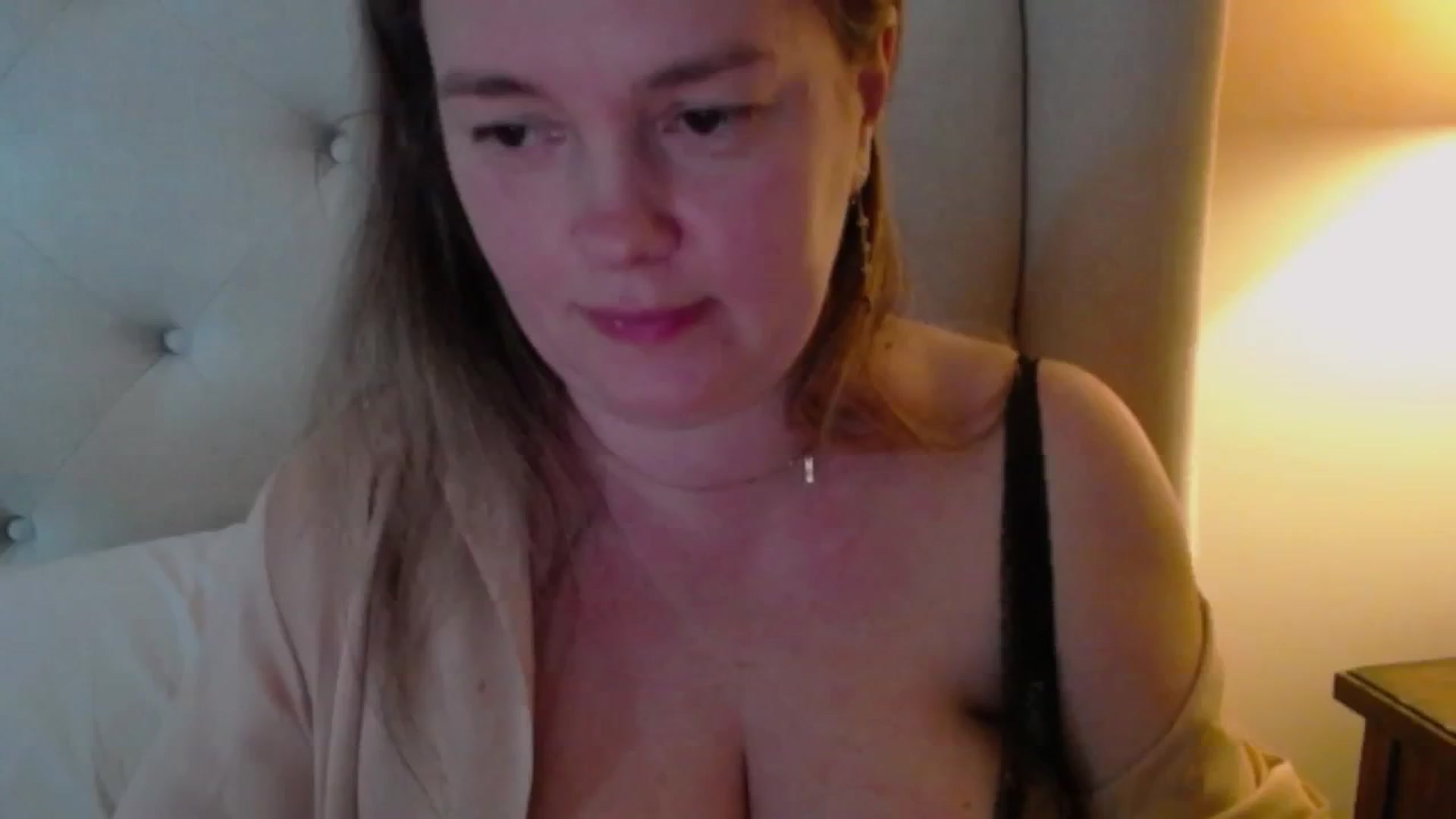 Gallery image thumbnail from J0llye's myfreecams stream on, 02/26/2025, 20:57 image 17 of 20