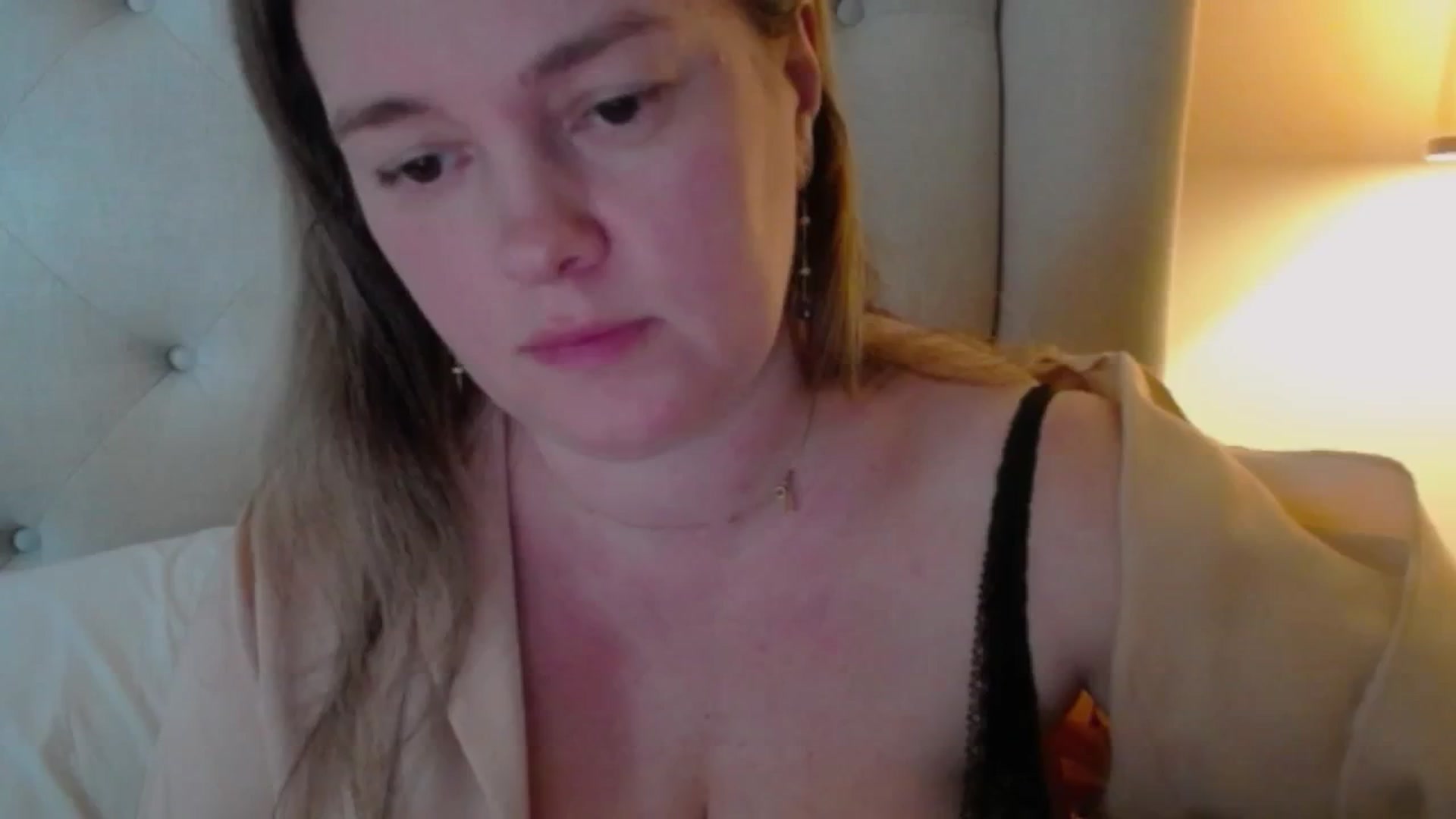 Gallery image thumbnail from J0llye's myfreecams stream on, 02/26/2025, 20:57 image 19 of 20
