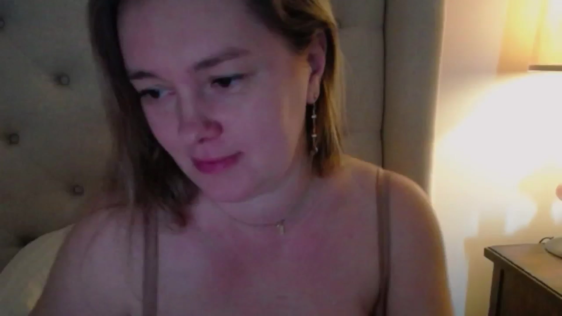 Gallery image thumbnail from J0llye's myfreecams stream on, 02/27/2025, 18:01 image 8 of 20