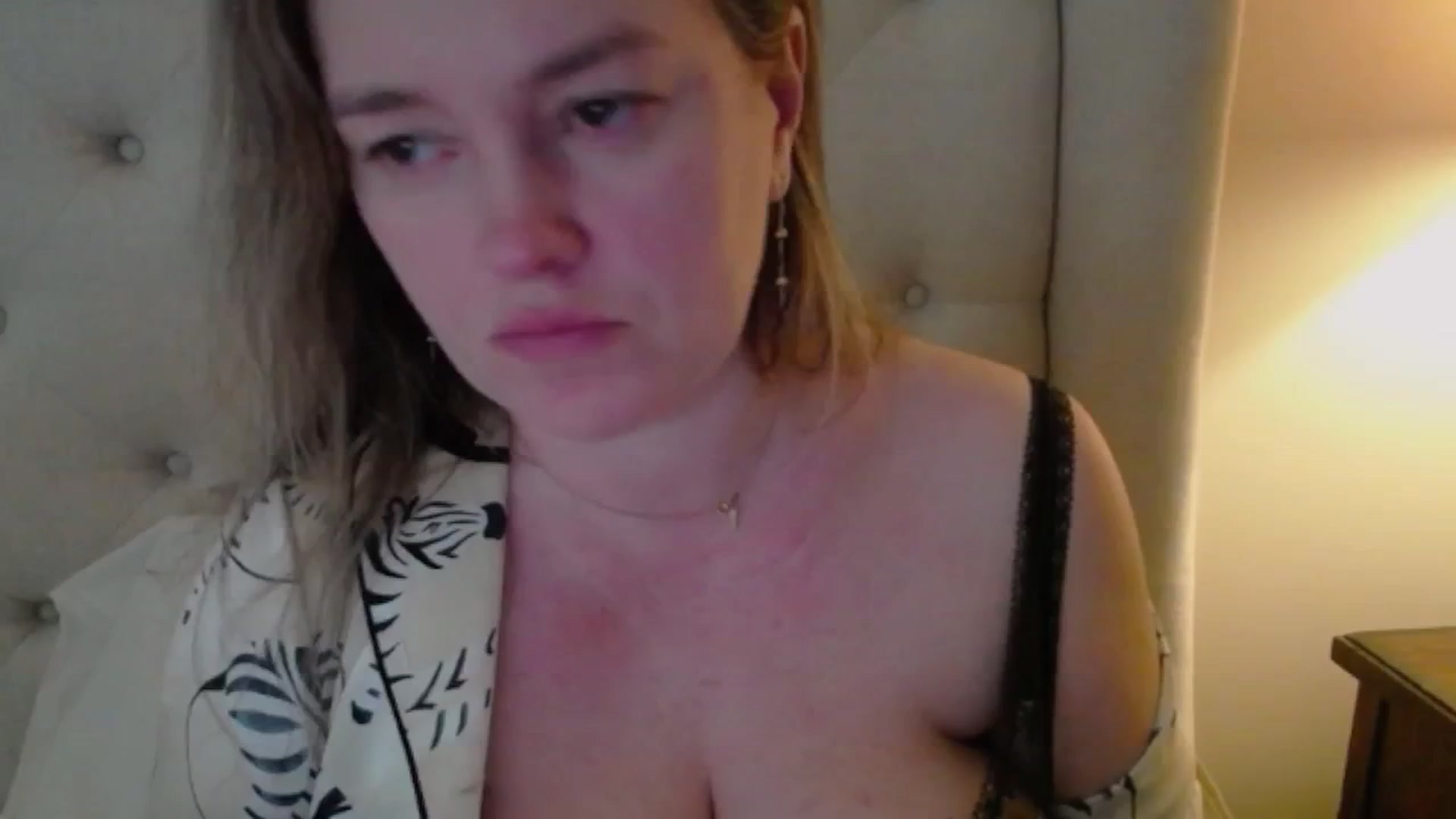 Gallery image thumbnail from J0llye's myfreecams stream on, 03/01/2025, 21:11 image 4 of 20