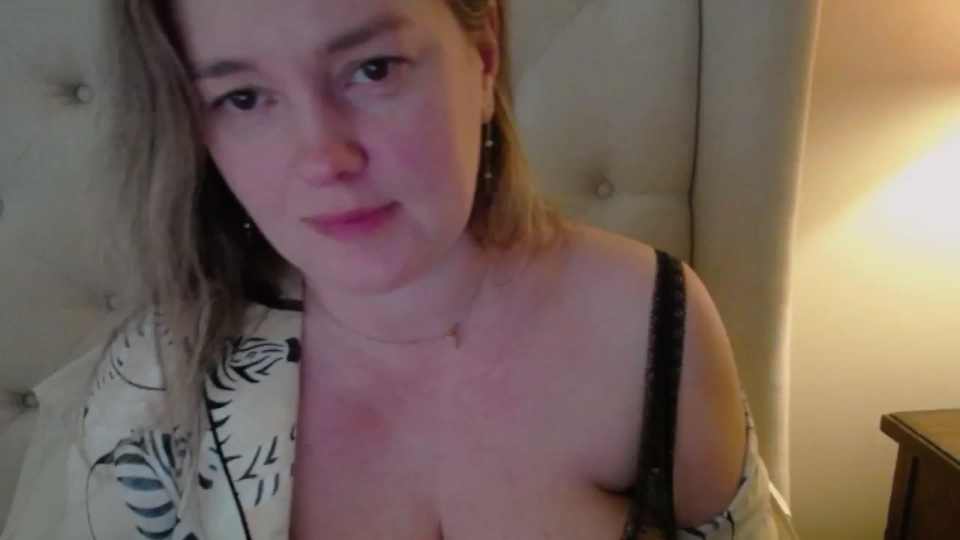 Gallery image thumbnail from J0llye's myfreecams stream on, 03/01/2025, 21:11 image 7 of 20