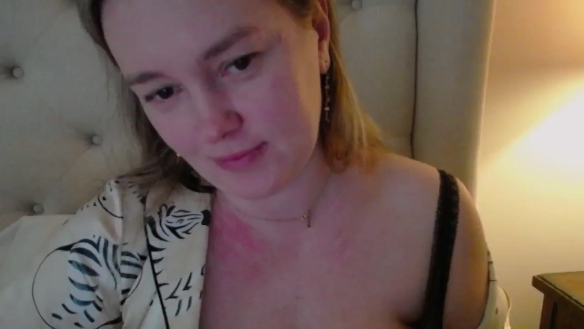 Gallery image thumbnail from J0llye's myfreecams stream on, 03/01/2025, 21:11 image 16 of 20