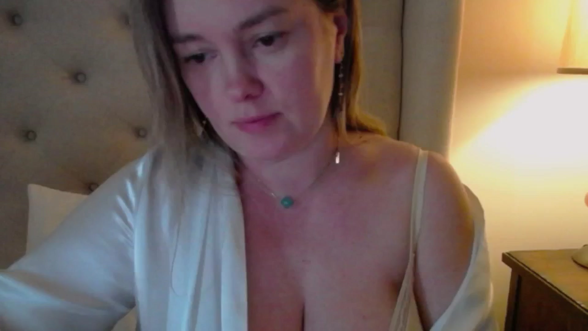 Gallery image thumbnail from J0llye's myfreecams stream on, 03/02/2025, 20:44 image 1 of 20