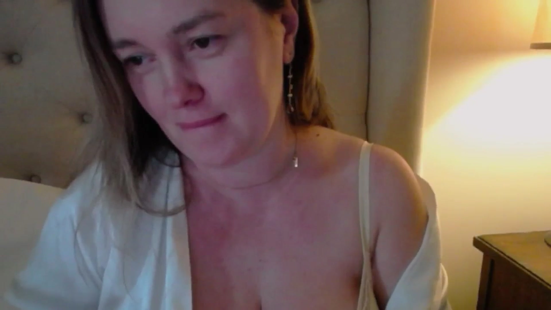 Gallery image thumbnail from J0llye's myfreecams stream on, 03/02/2025, 20:44 image 15 of 20