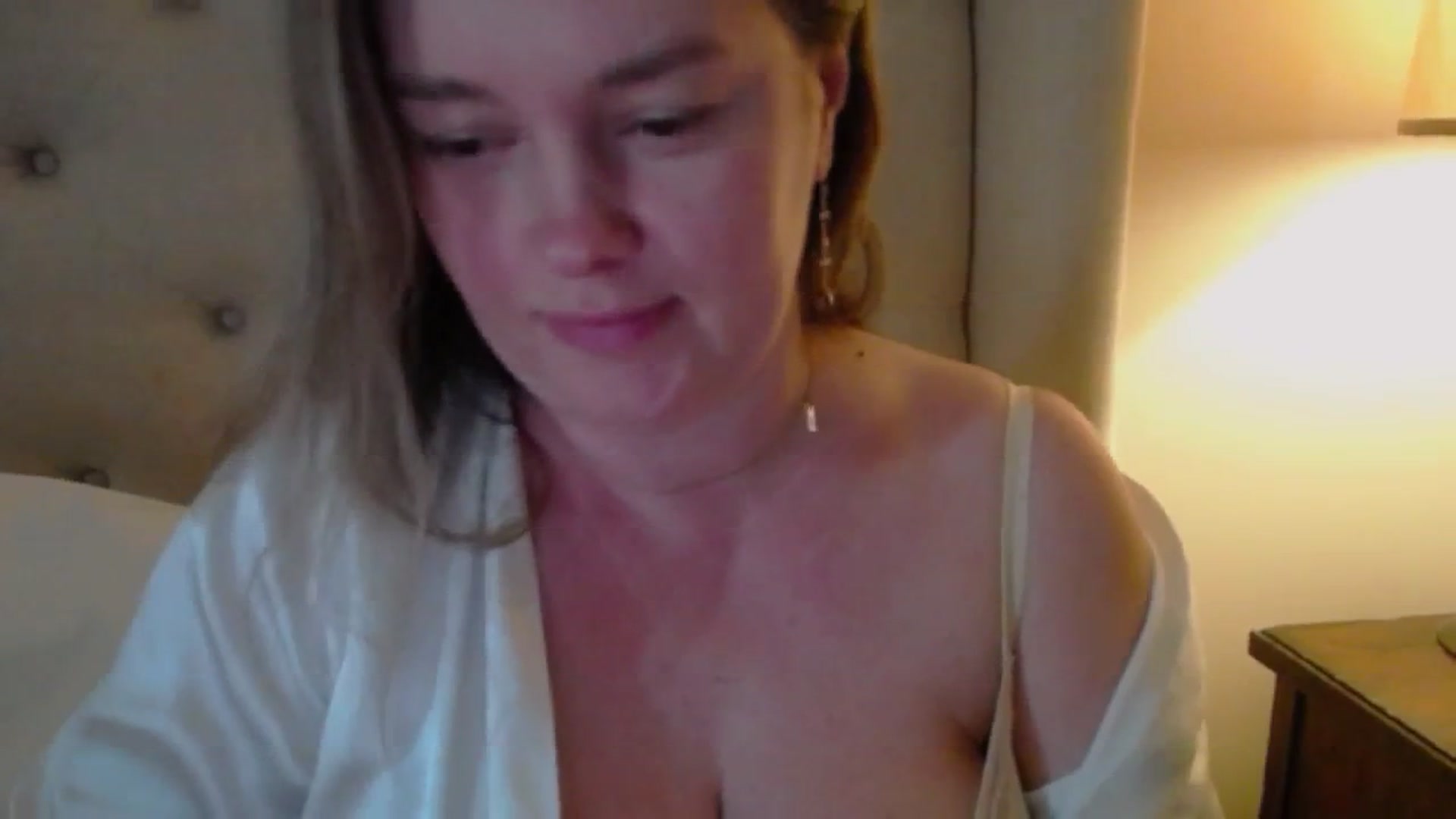 Gallery image thumbnail from J0llye's myfreecams stream on, 03/02/2025, 20:44 image 14 of 20